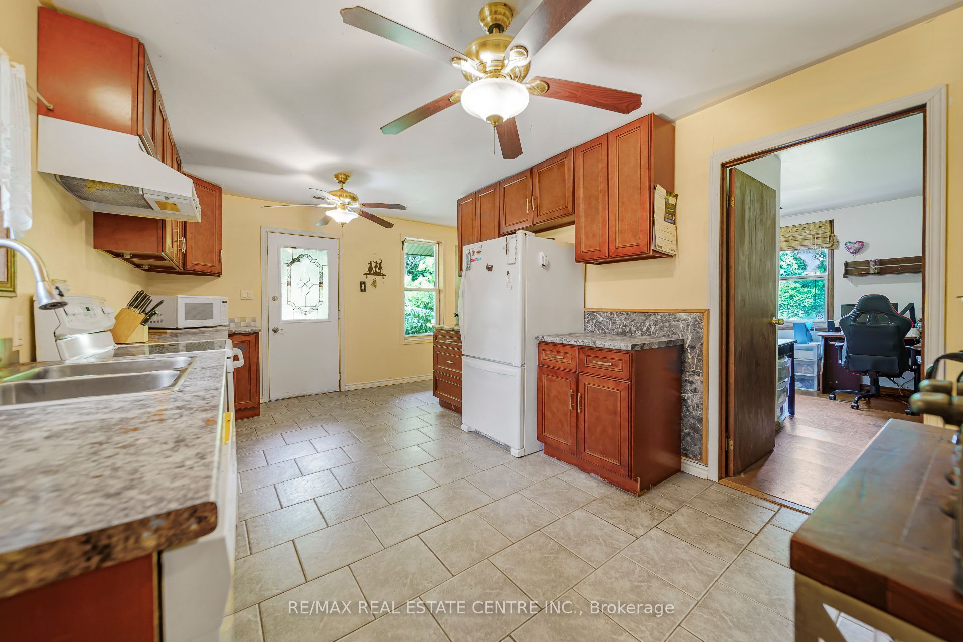 1374 5th Concession Road W Property Photo 8