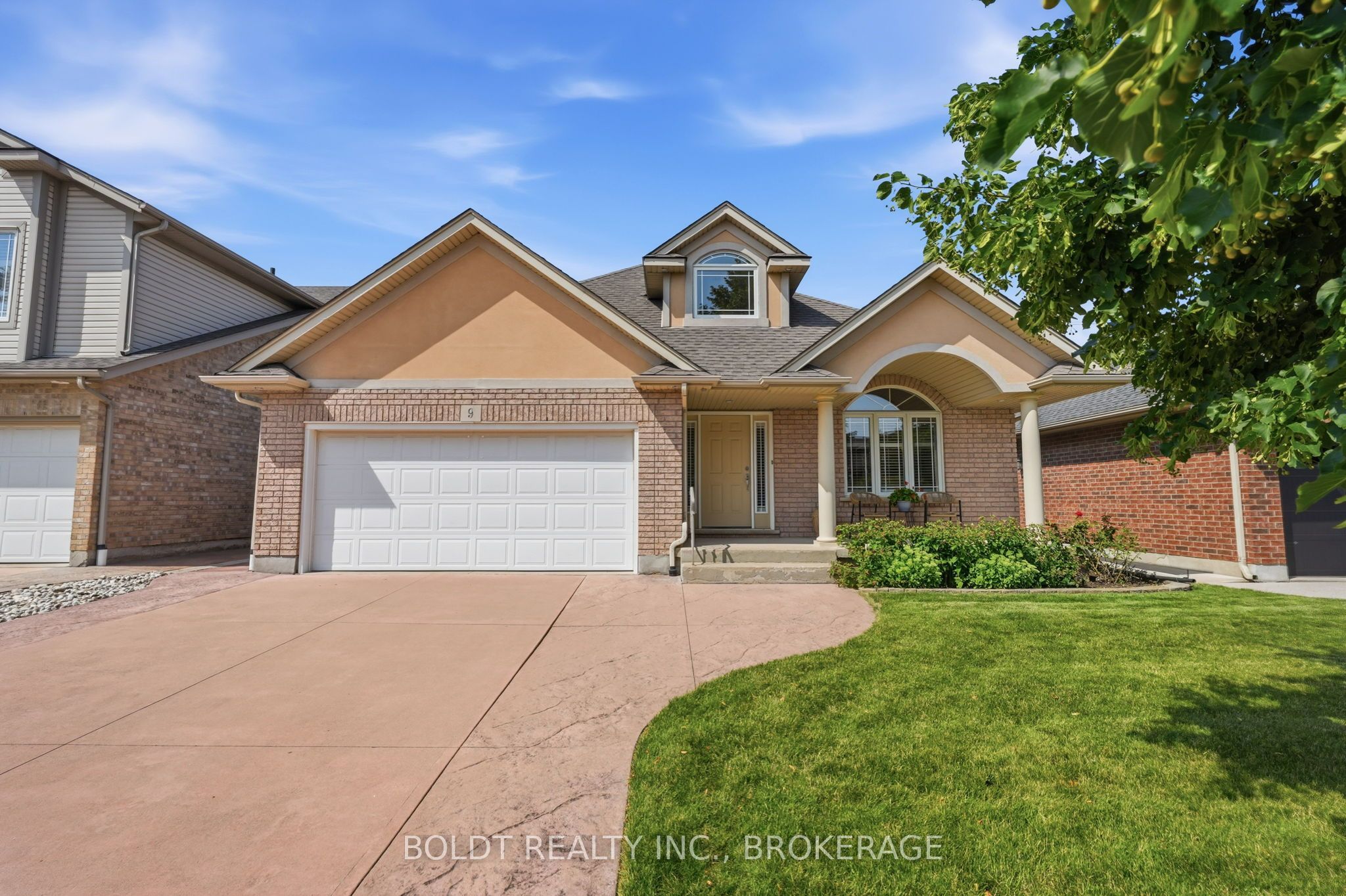 9 Nicholas Drive Property Photo 1