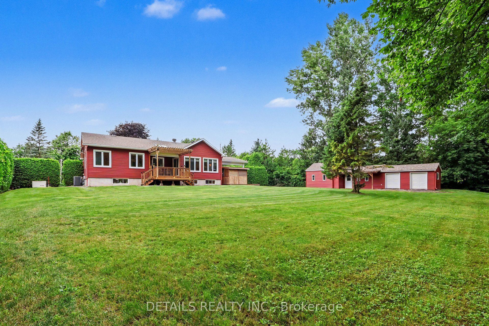 2 Clarence Court Property Photo 1