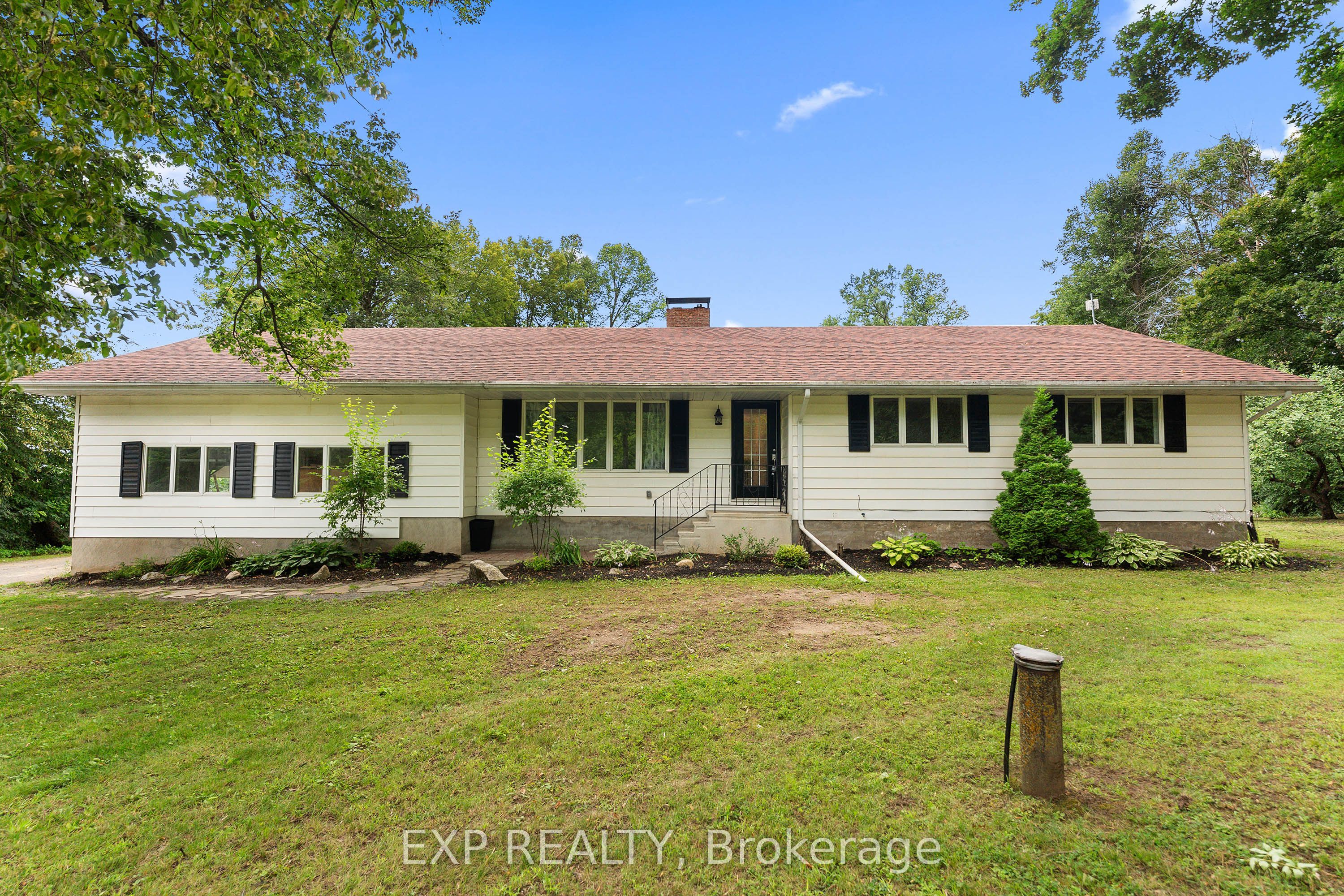 541 Collins Road Property Photo 2