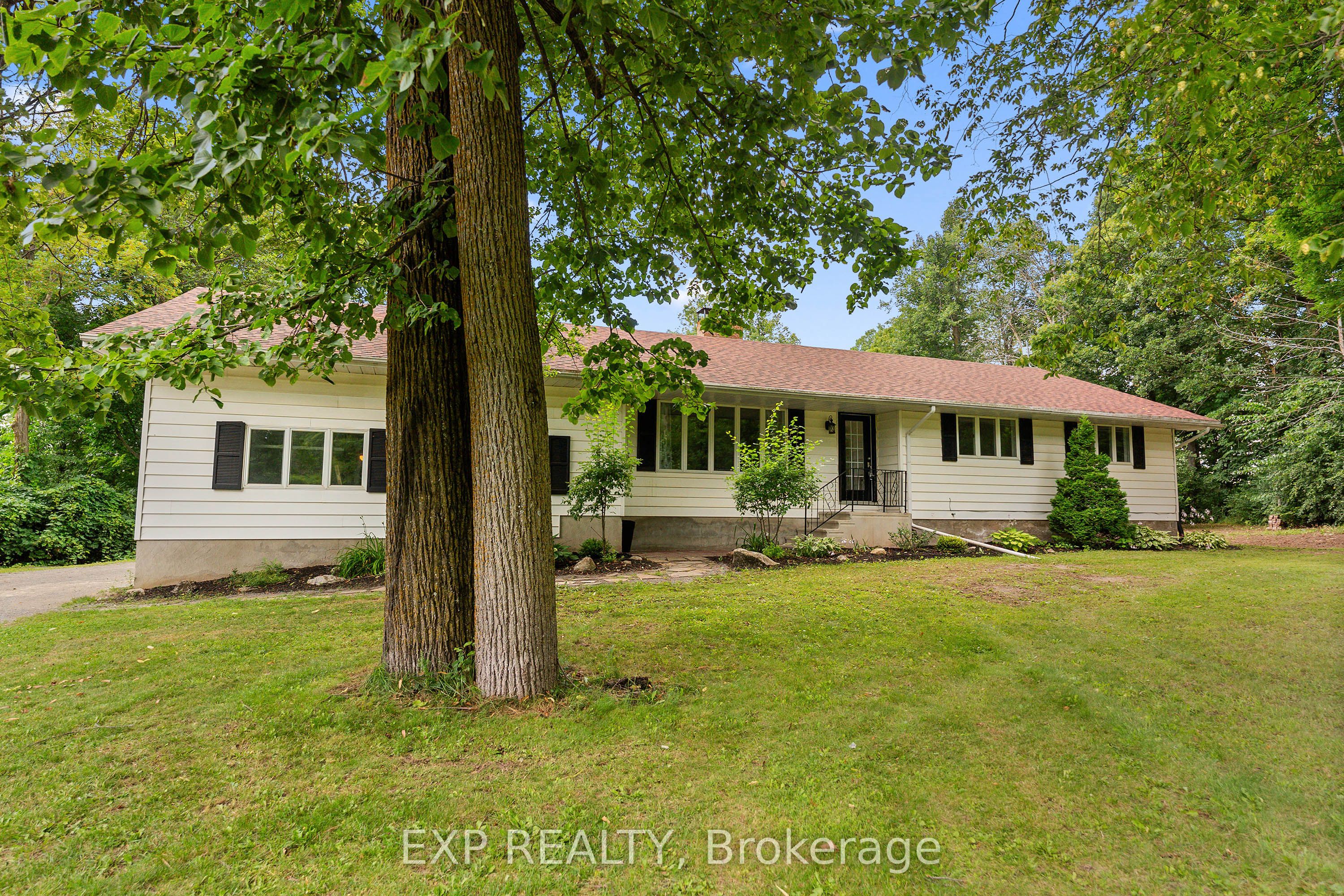 541 Collins Road Property Photo 3