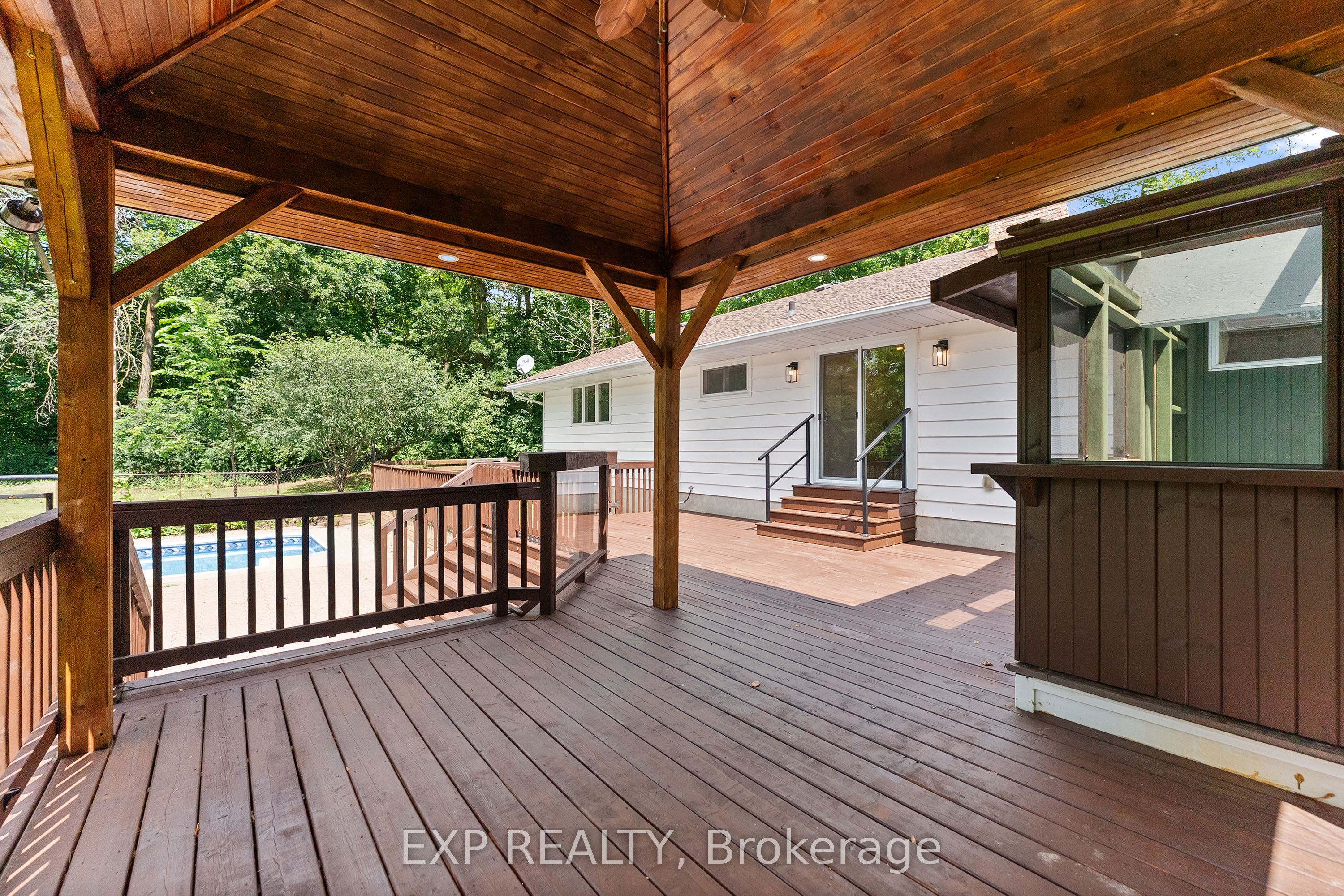 541 Collins Road Property Photo 9