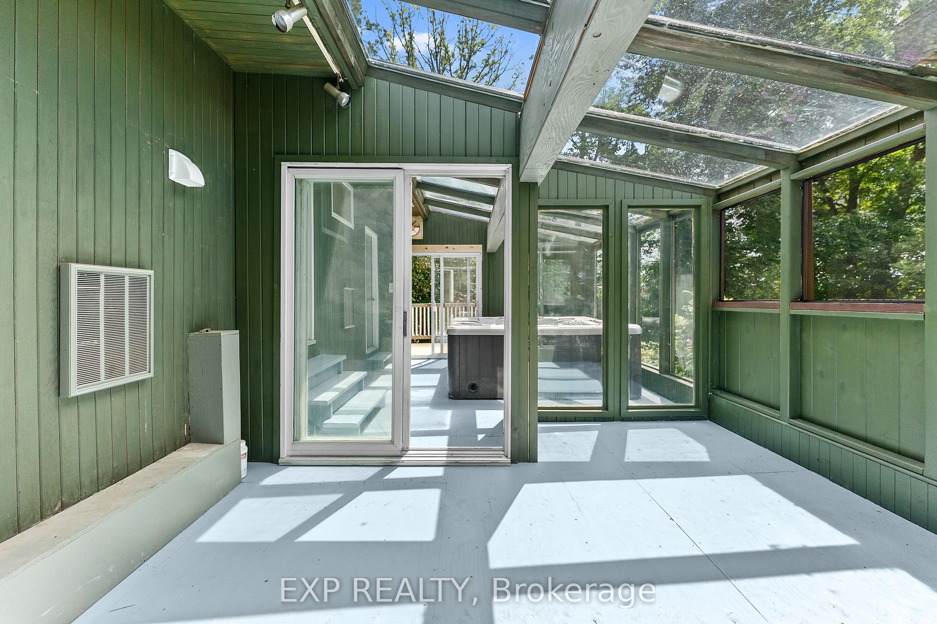 541 Collins Road Property Photo 12