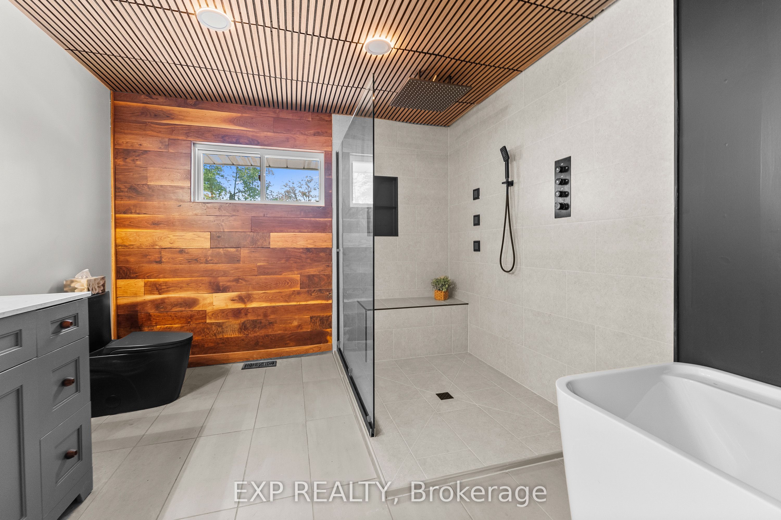 541 Collins Road Property Photo 23