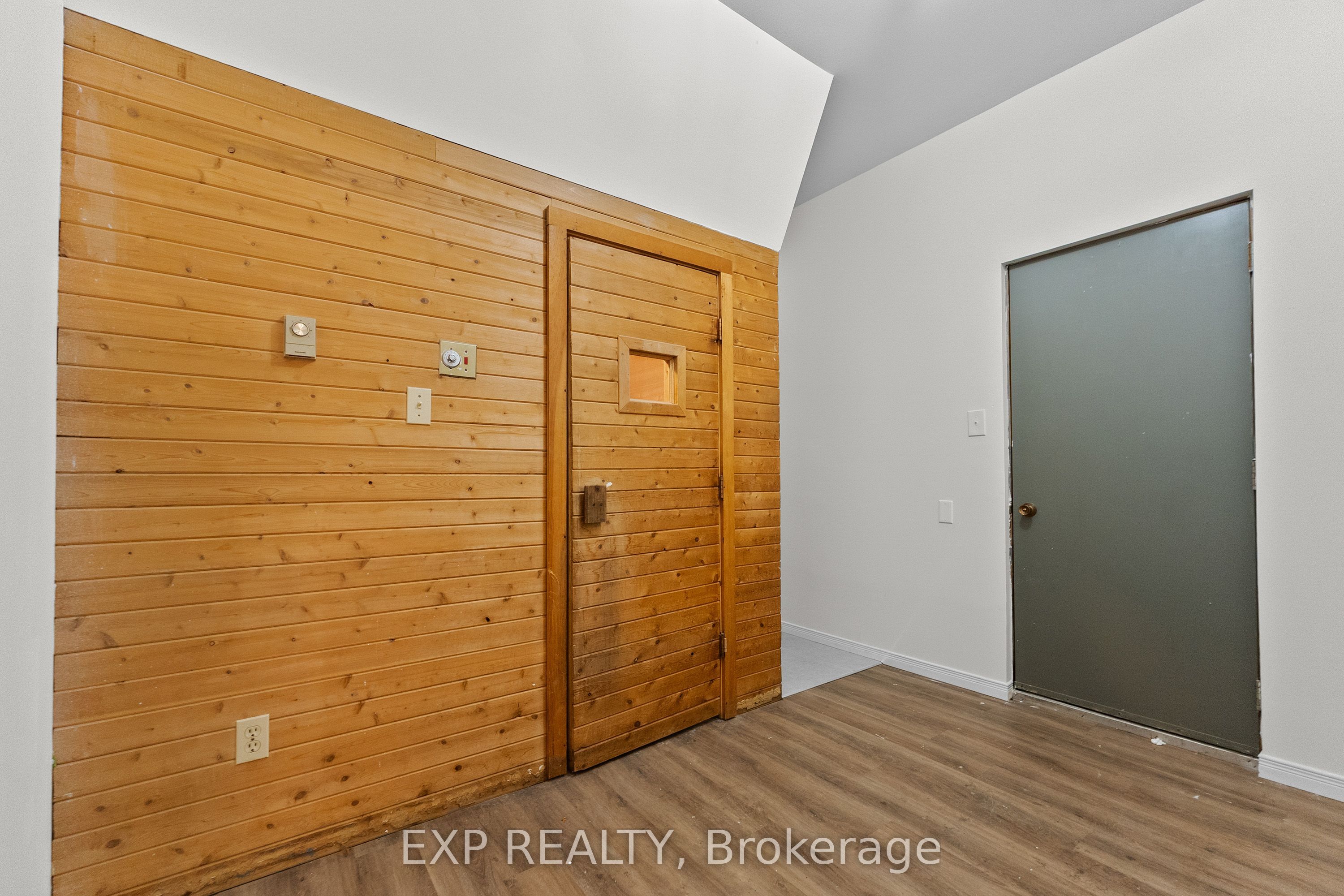 541 Collins Road Property Photo 34
