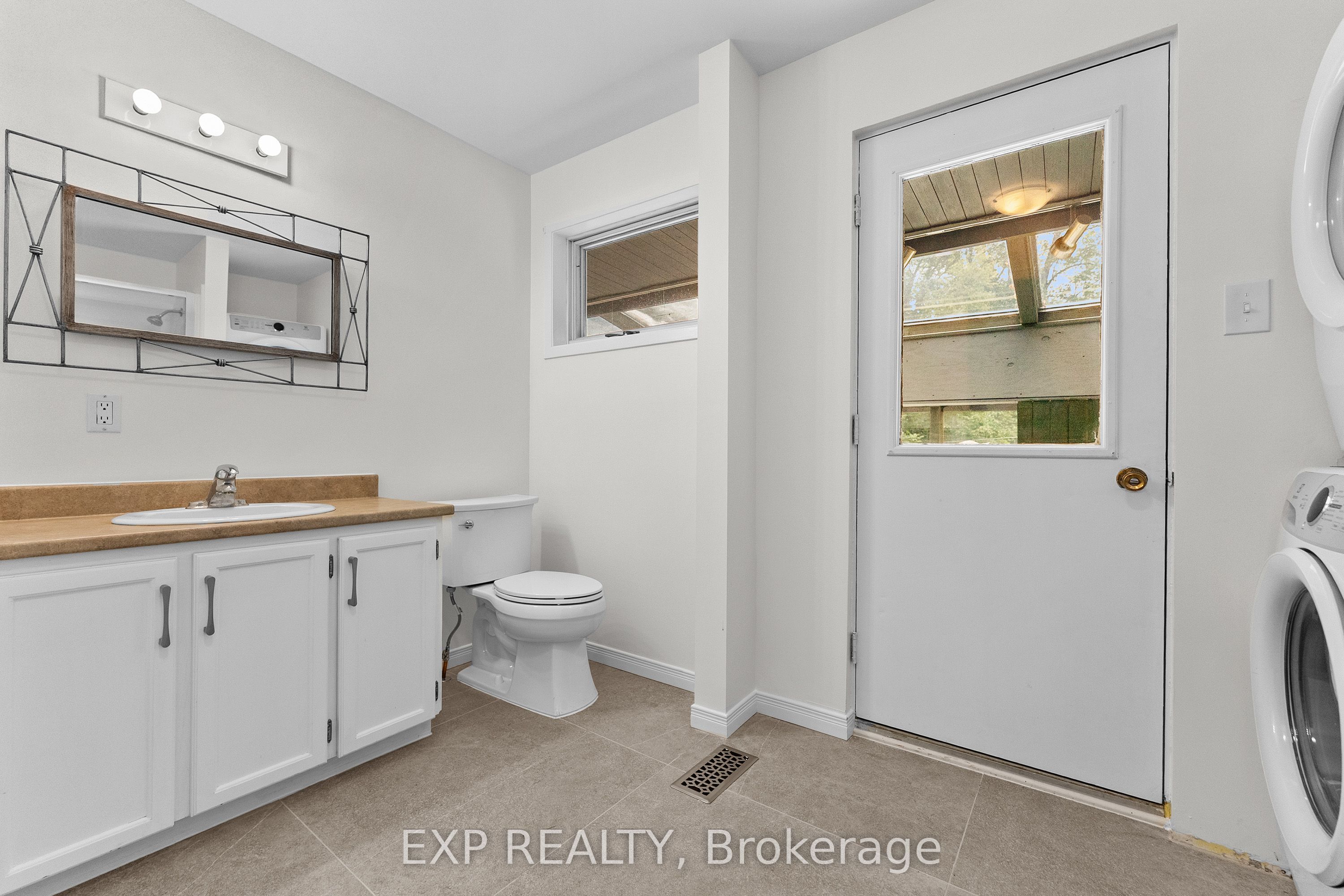 541 Collins Road Property Photo 35