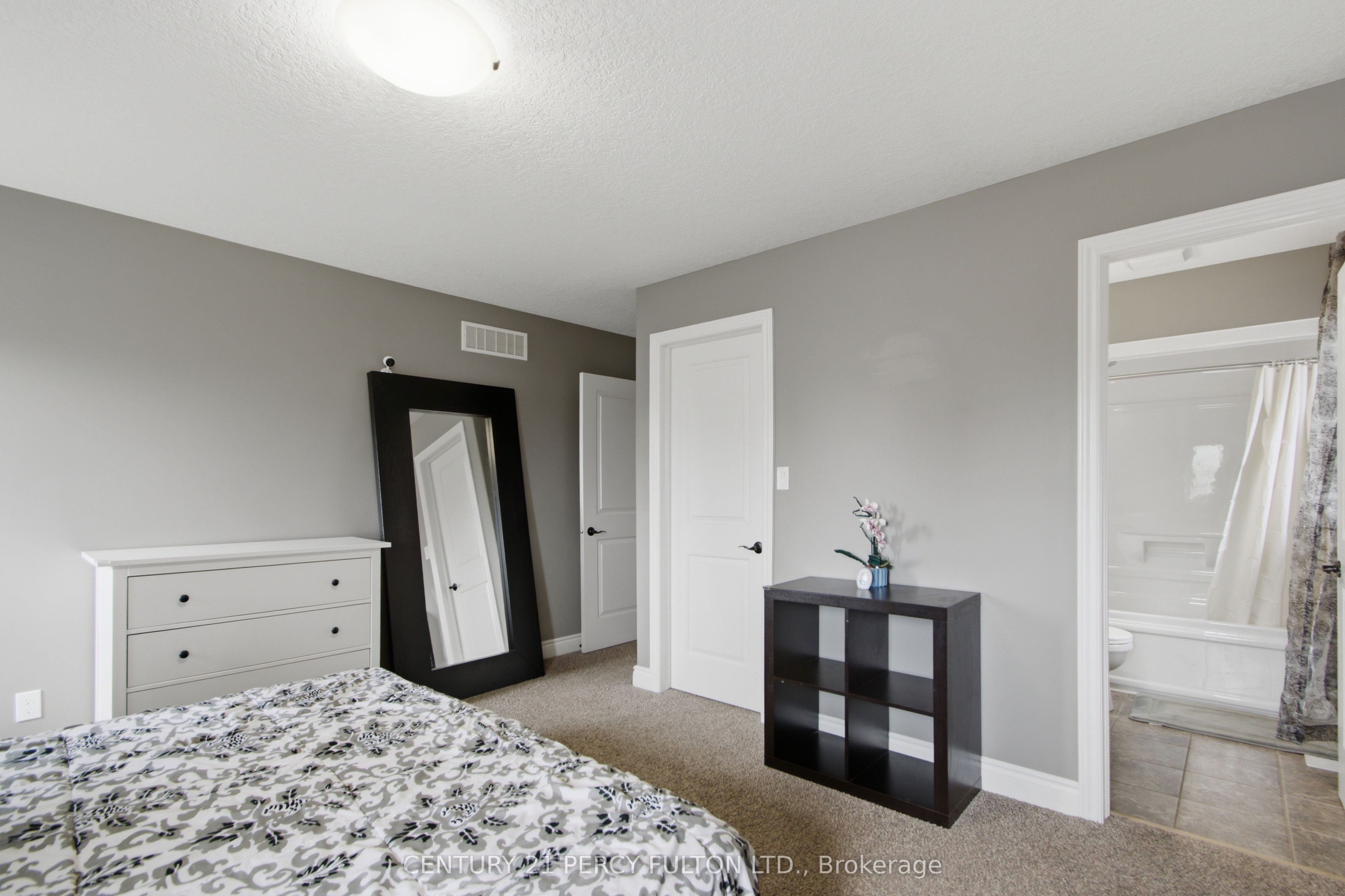 28 Freedom Crescent Property Photo 18