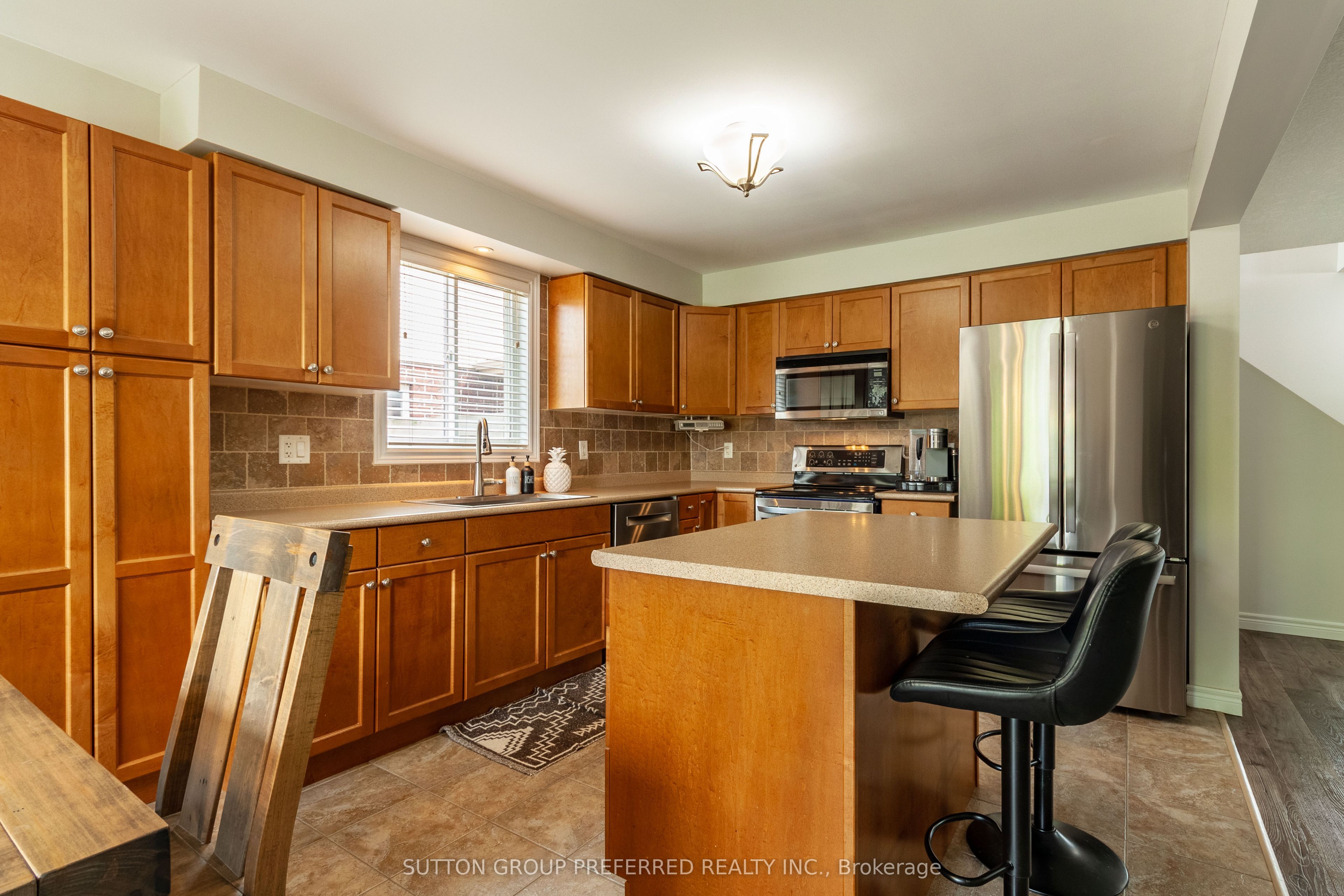 1190 Silverfox Drive Property Photo 8