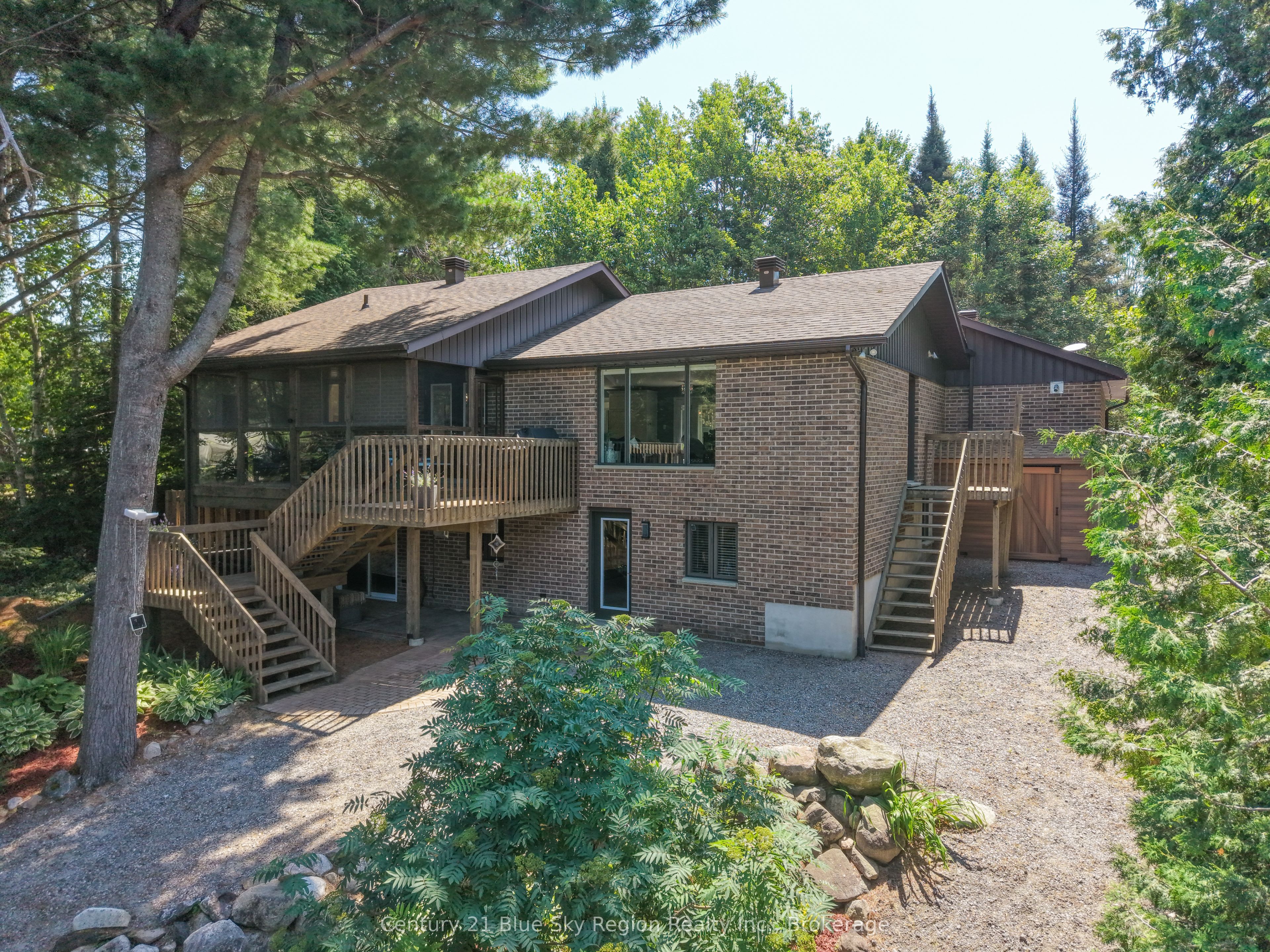 731 Macpherson Drive Property Photo 3