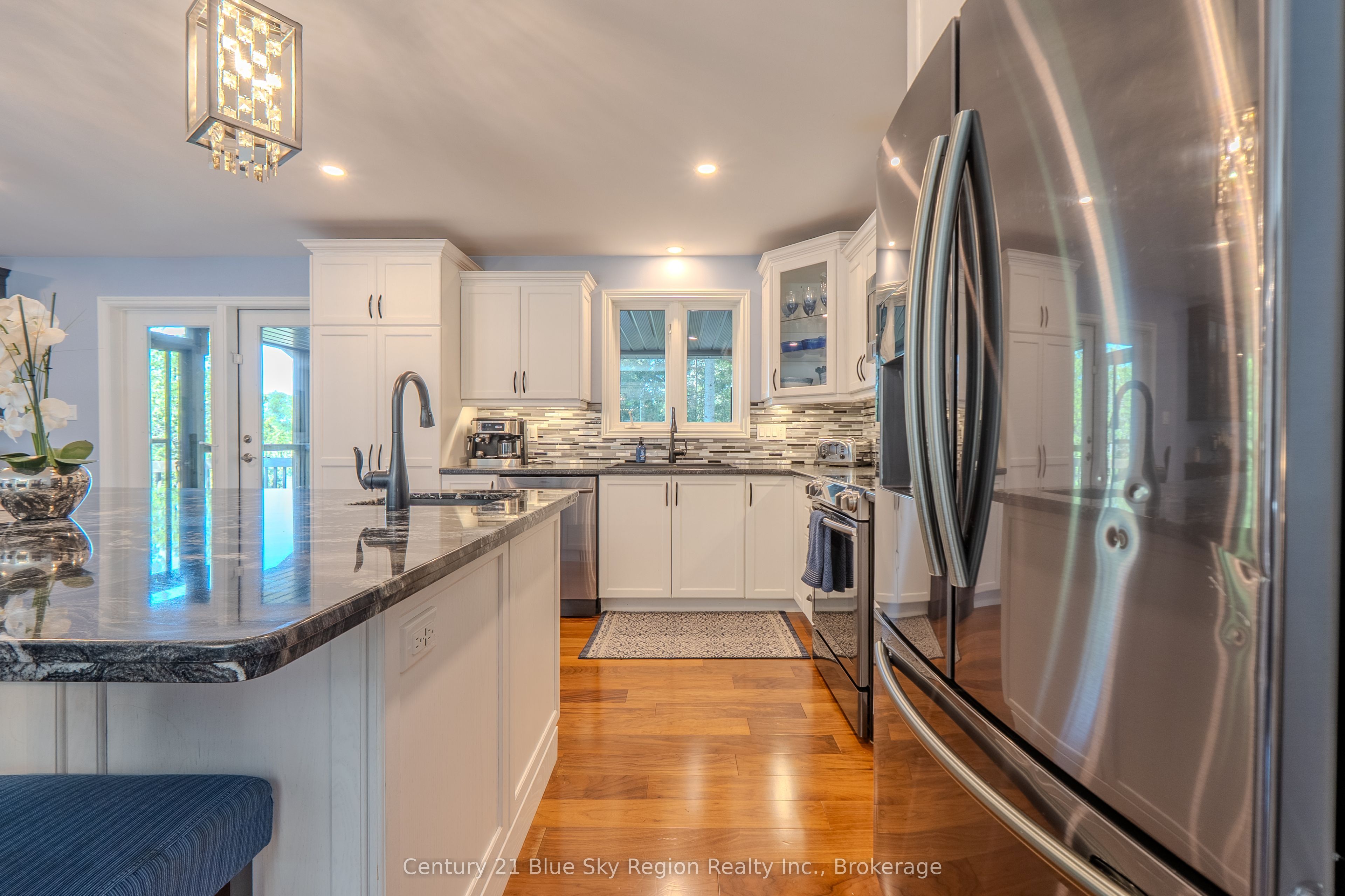 731 Macpherson Drive Property Photo 8
