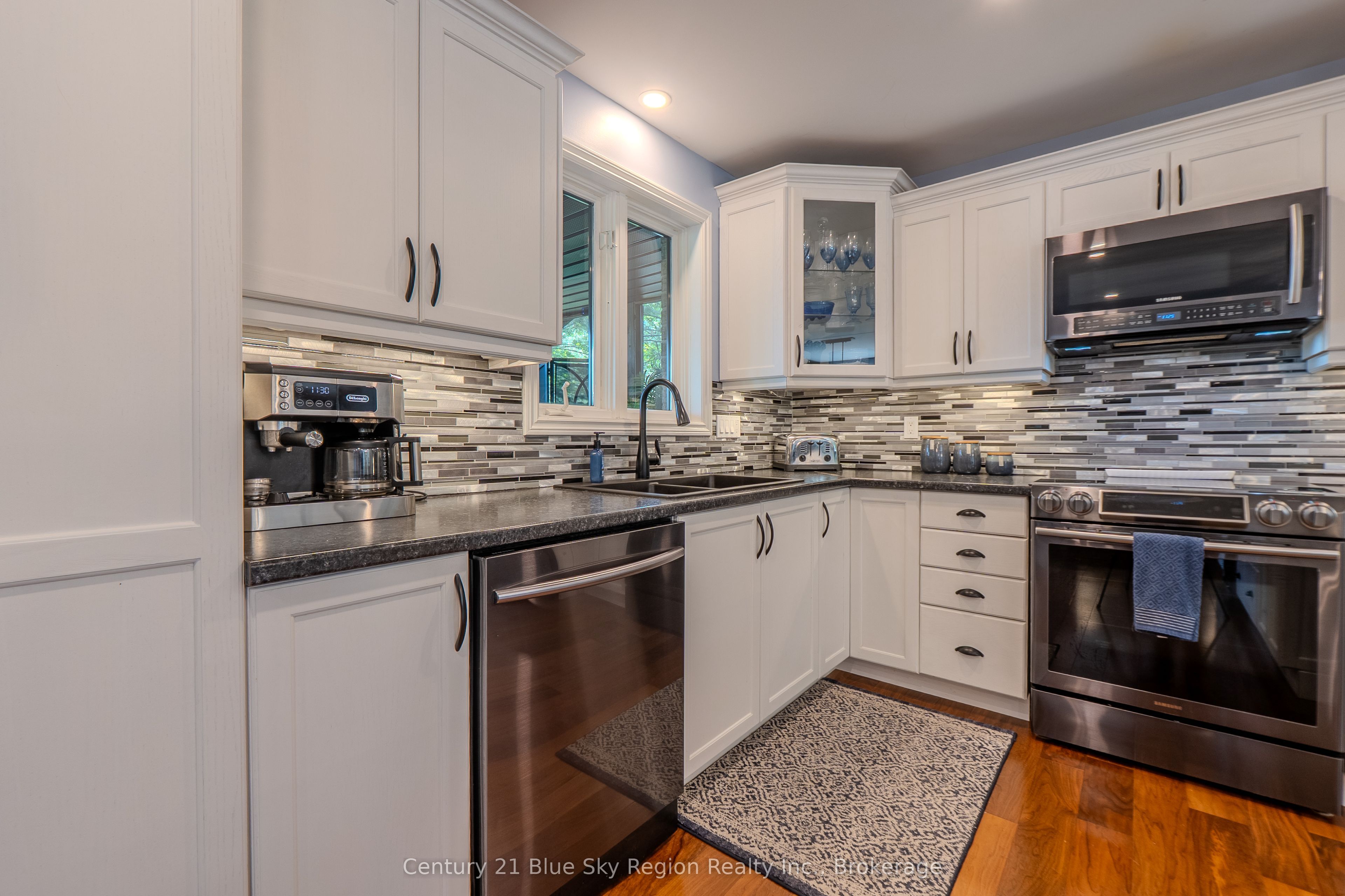 731 Macpherson Drive Property Photo 10