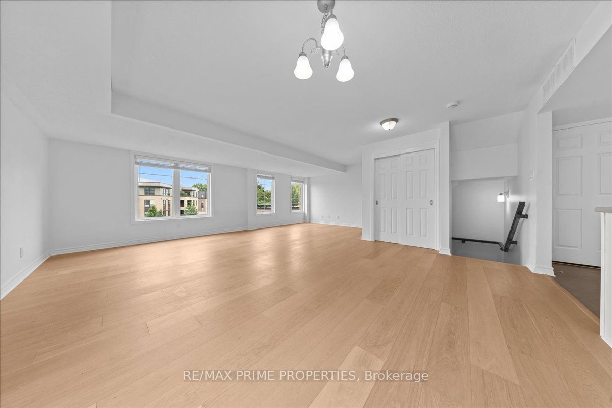279 Titanium Private B Property Photo 3