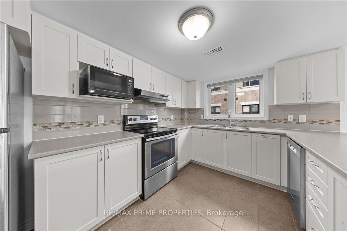 279 Titanium Private B Property Photo 16