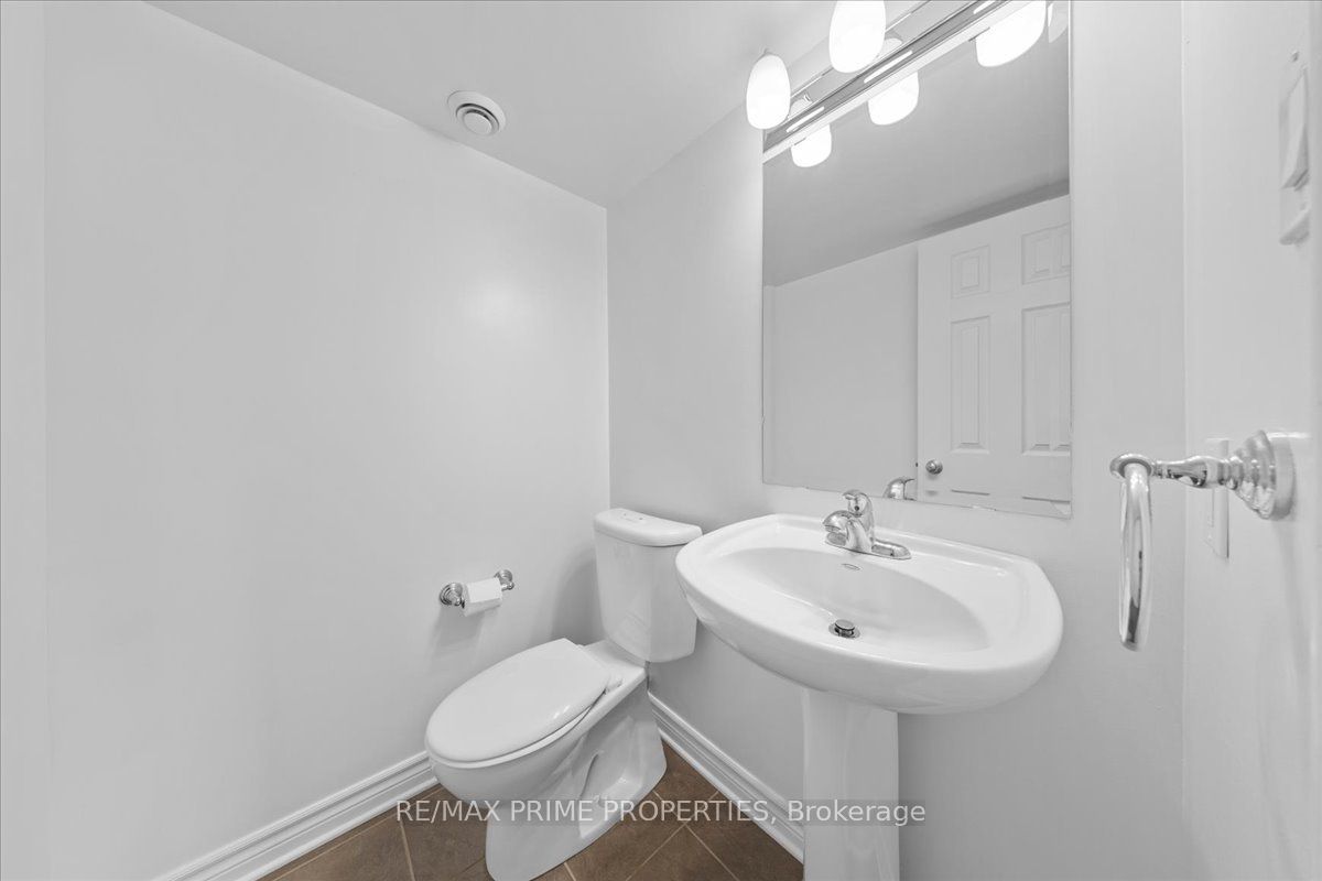 279 Titanium Private B Property Photo 25