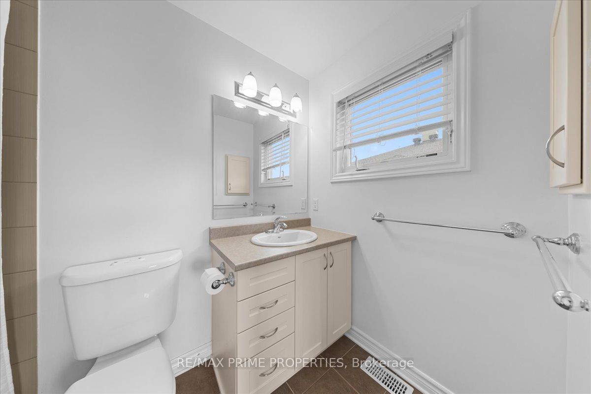 279 Titanium Private B Property Photo 26