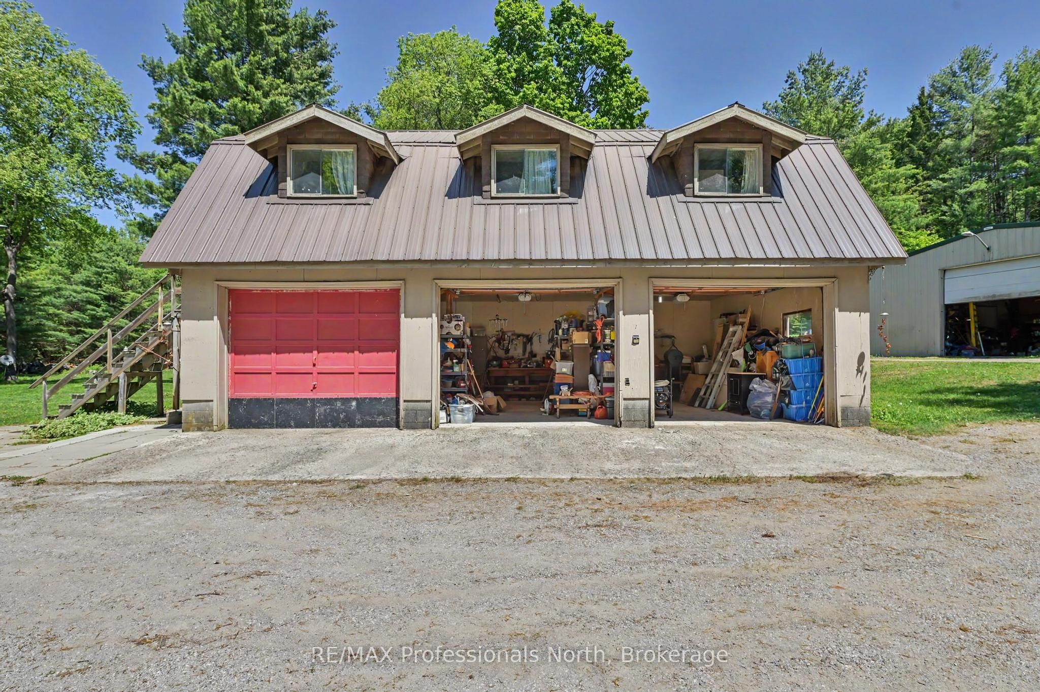 1015 Kelson Road Property Photo 3