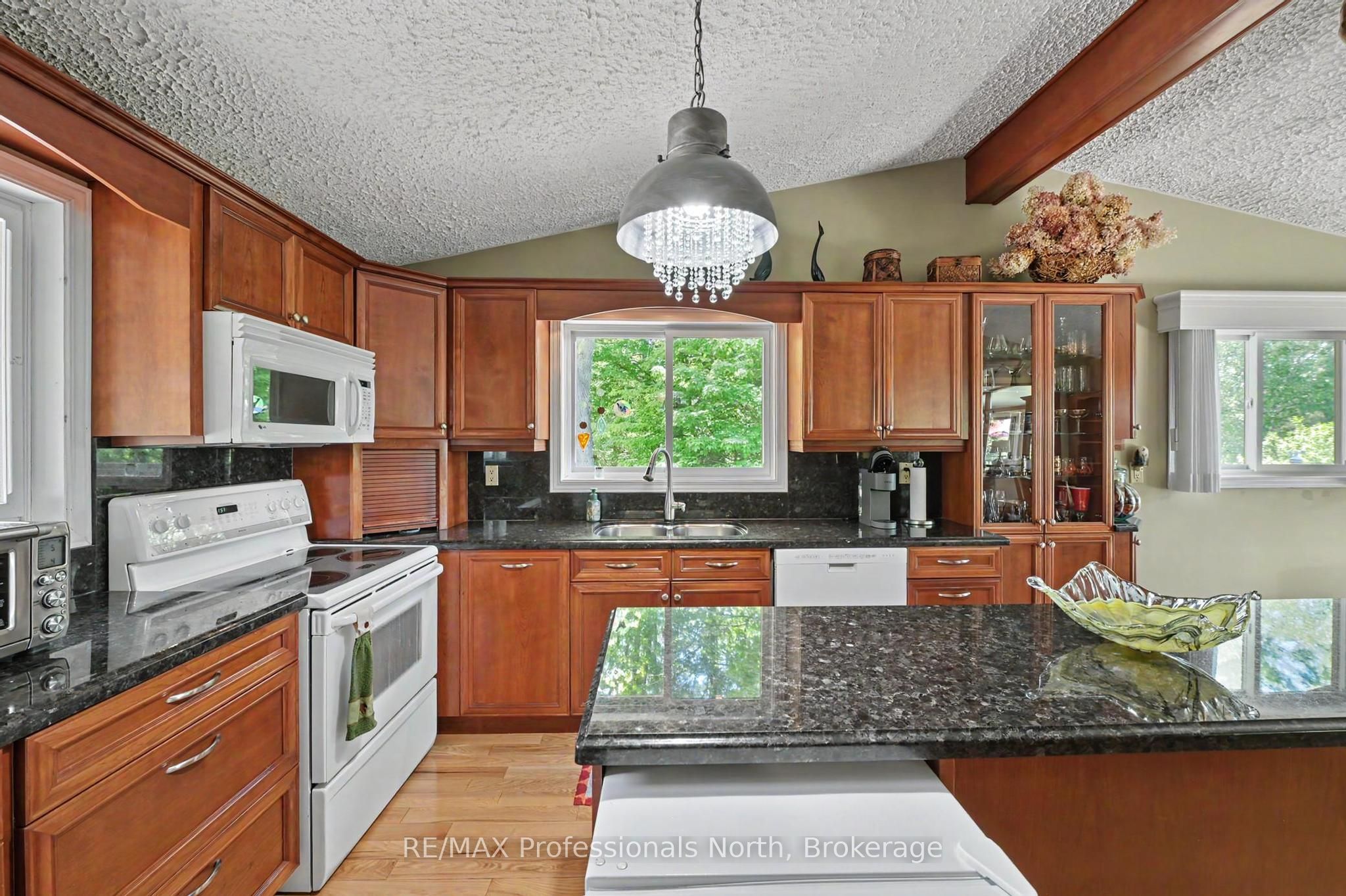 1015 Kelson Road Property Photo 8