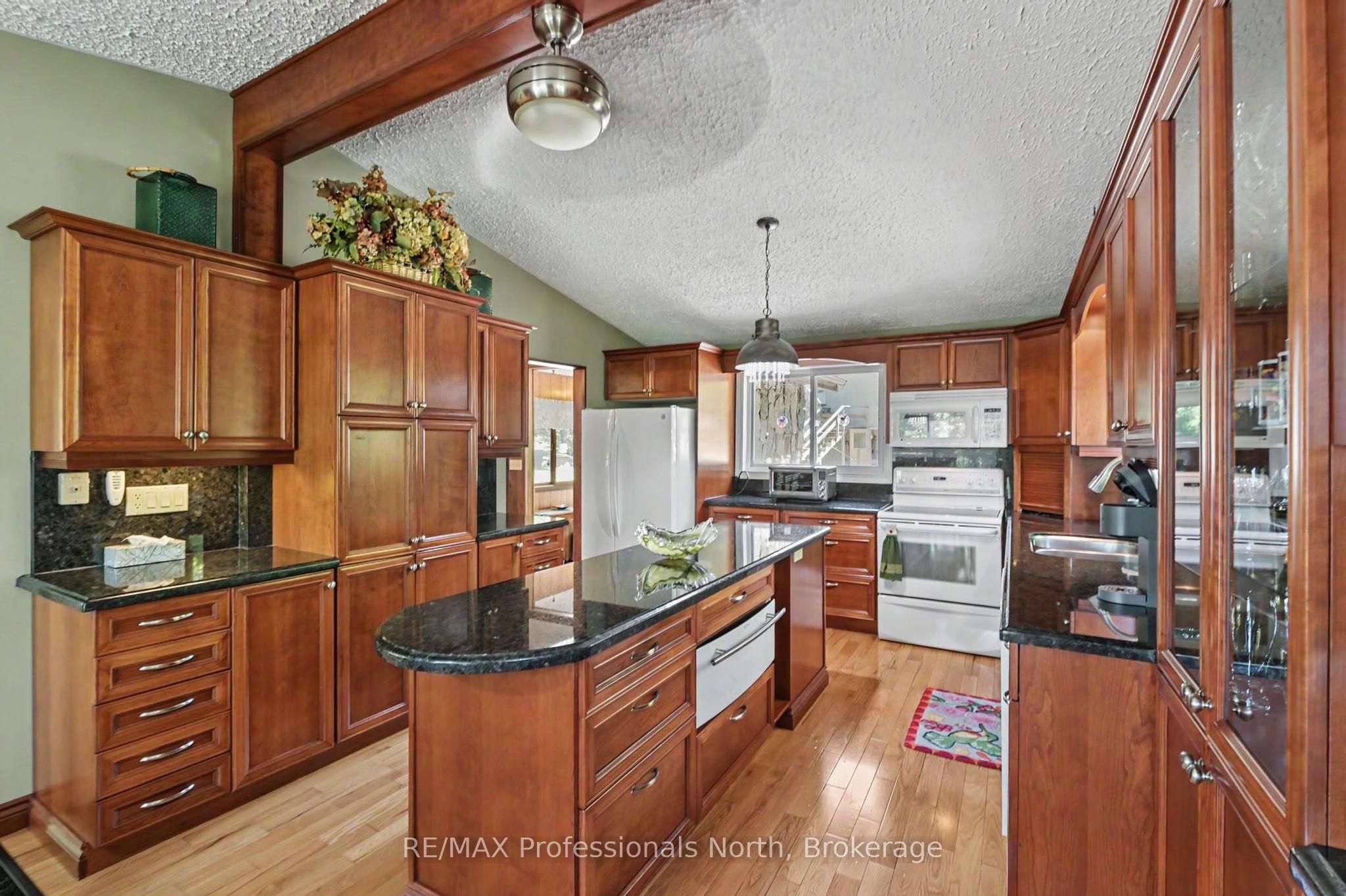 1015 Kelson Road Property Photo 11