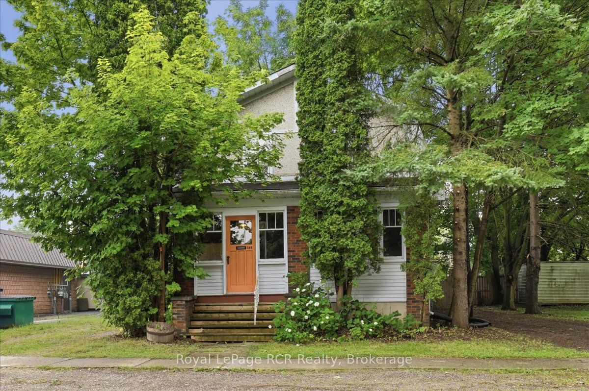 144 Davidson Avenue S Property Photo 1