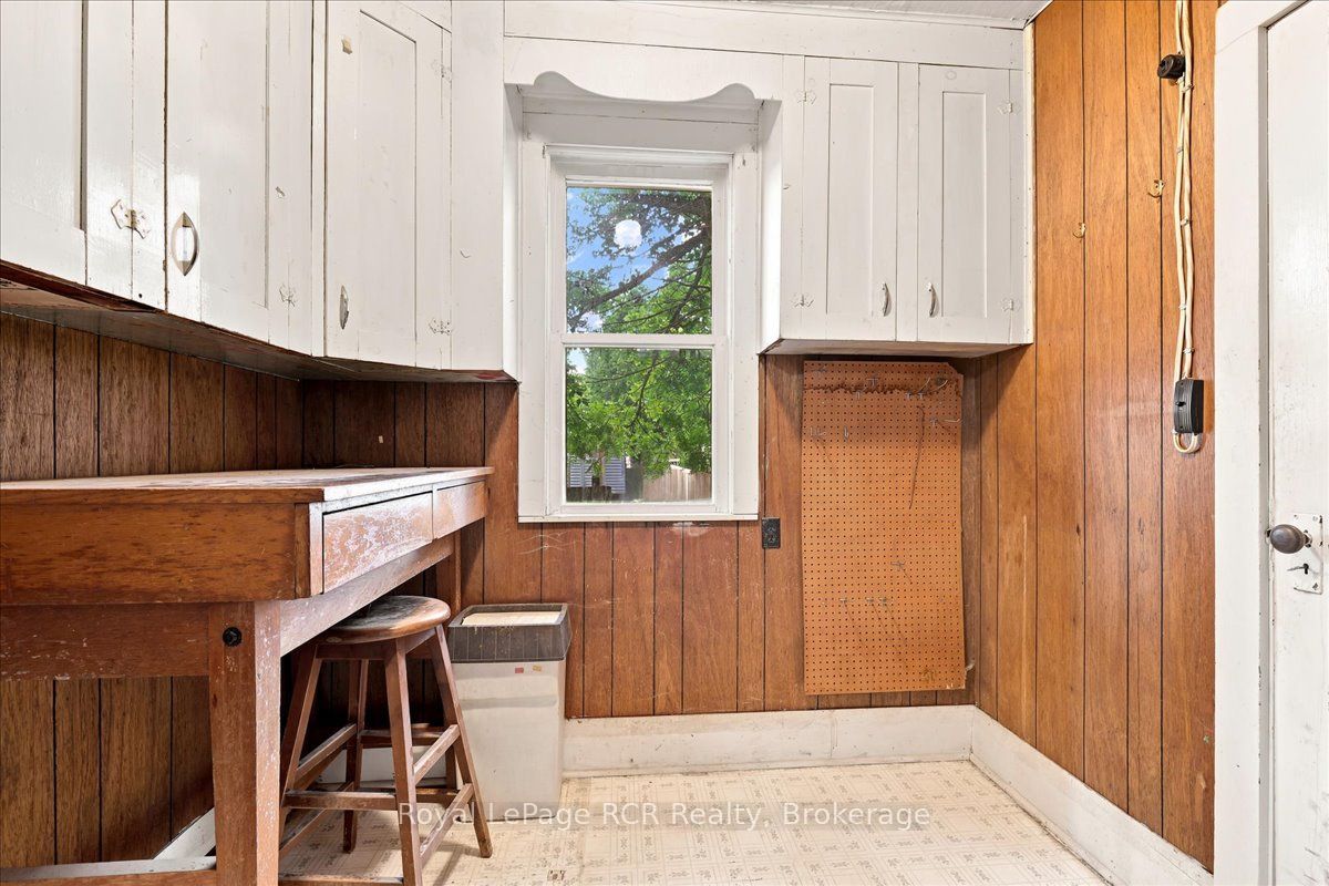 144 Davidson Avenue S Property Photo 14