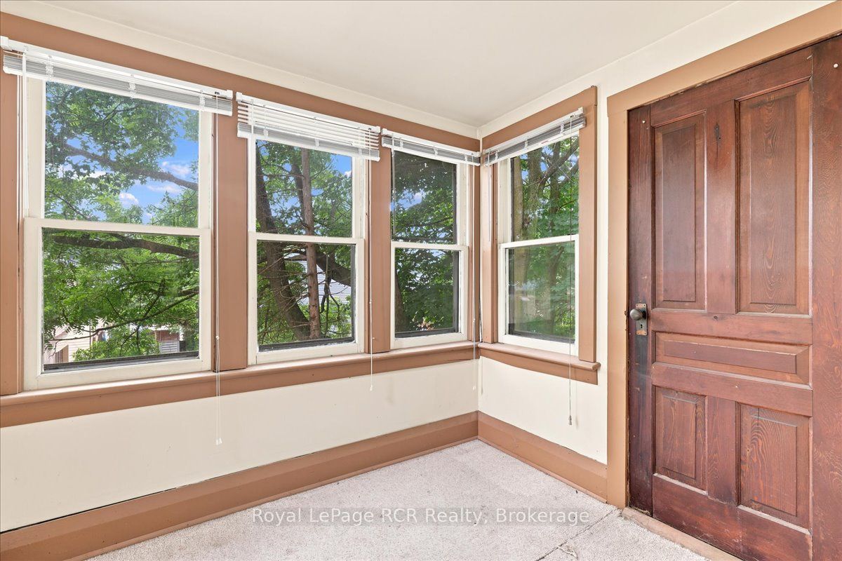 144 Davidson Avenue S Property Photo 22