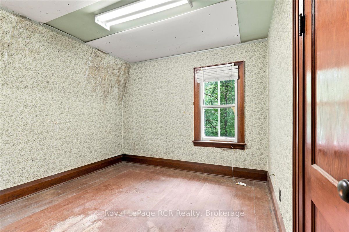 144 Davidson Avenue S Property Photo 26