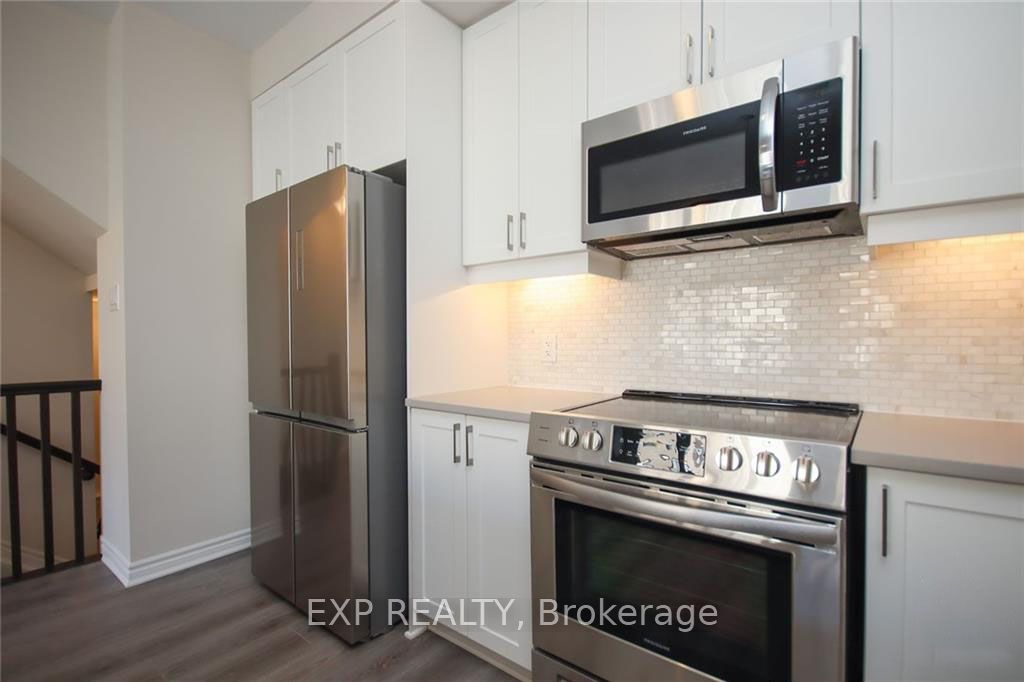 808 Mikinak Road Property Photo 8