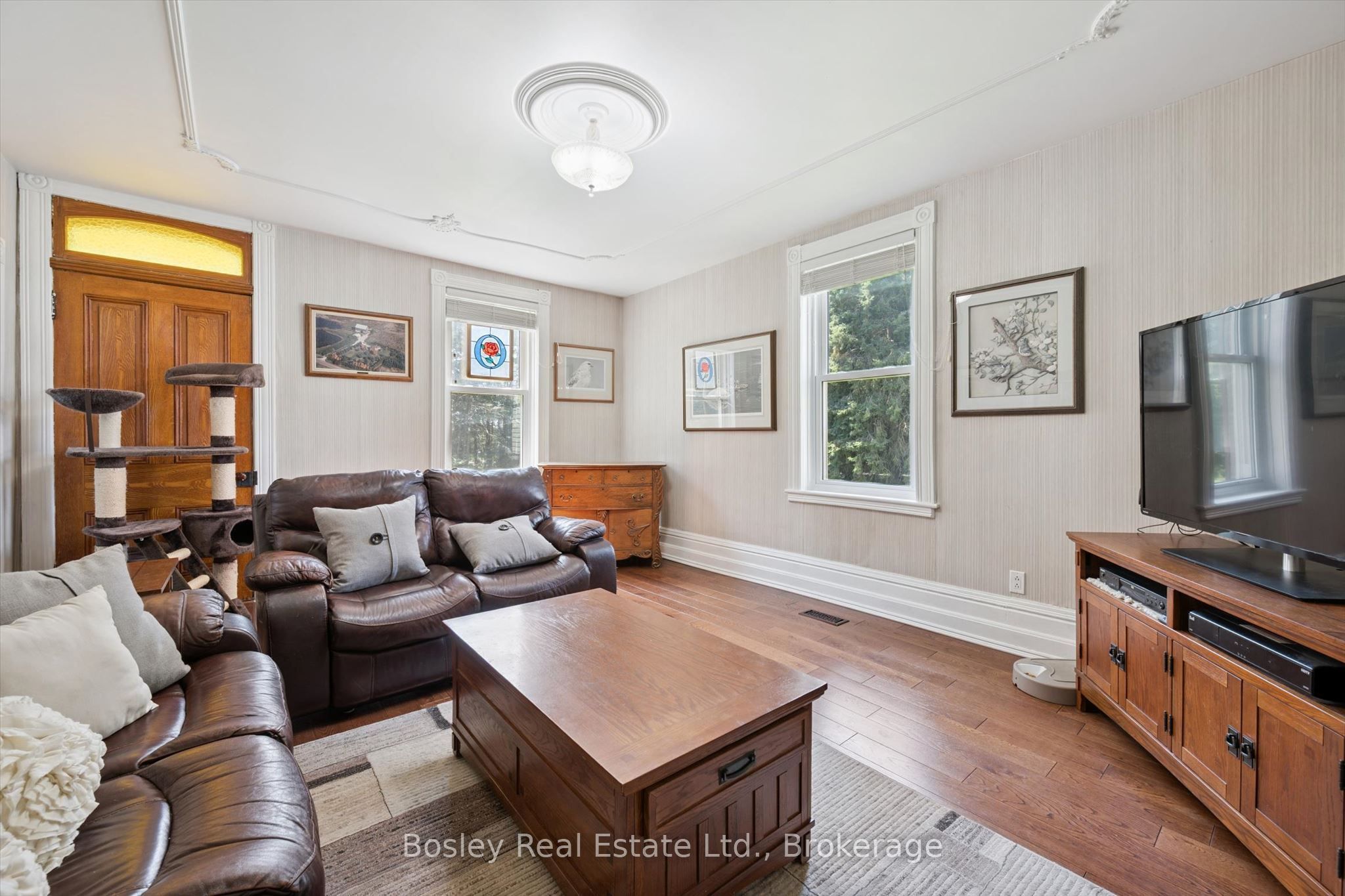 5049 Third Line Property Photo 7