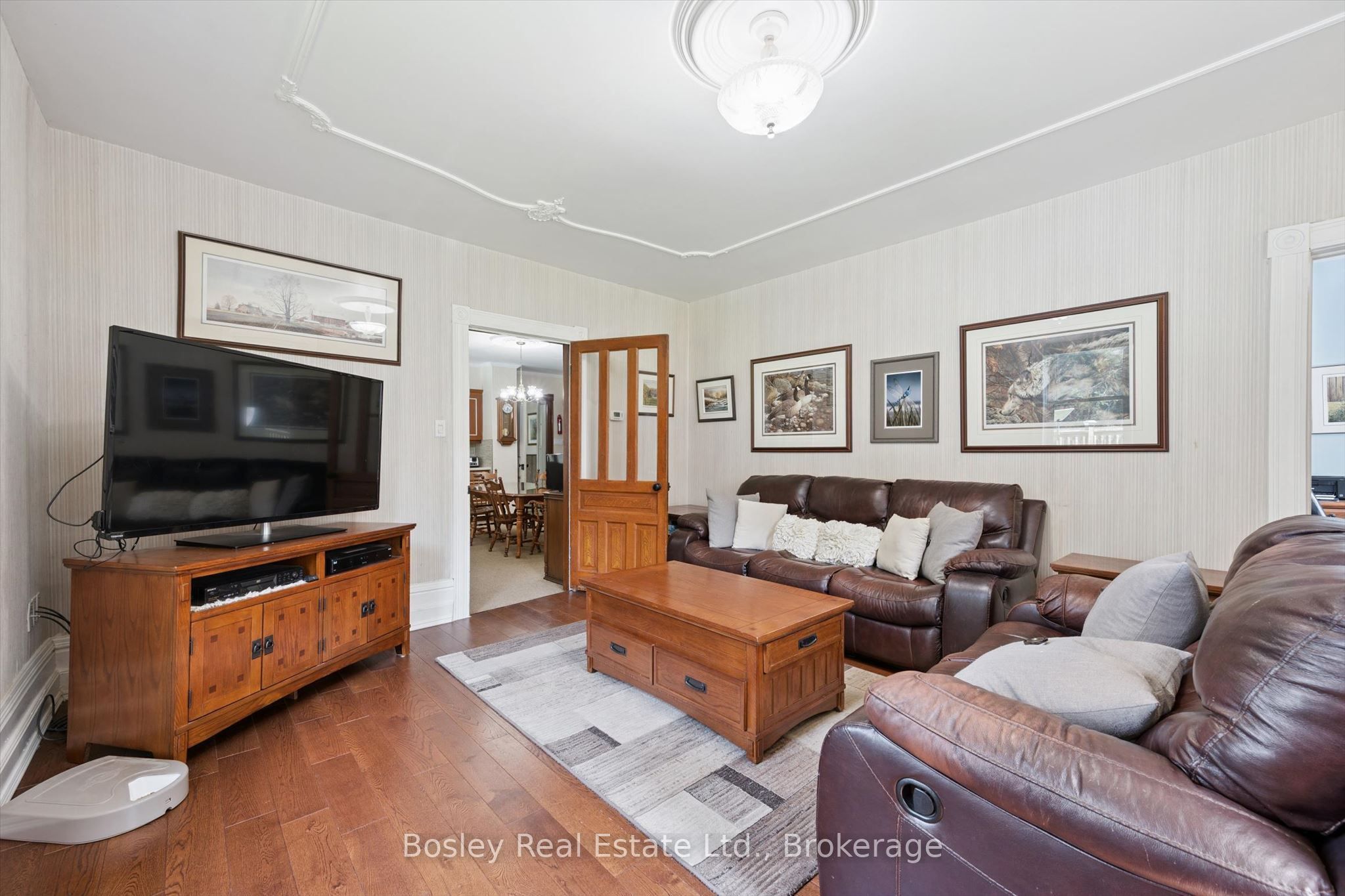 5049 Third Line Property Photo 8