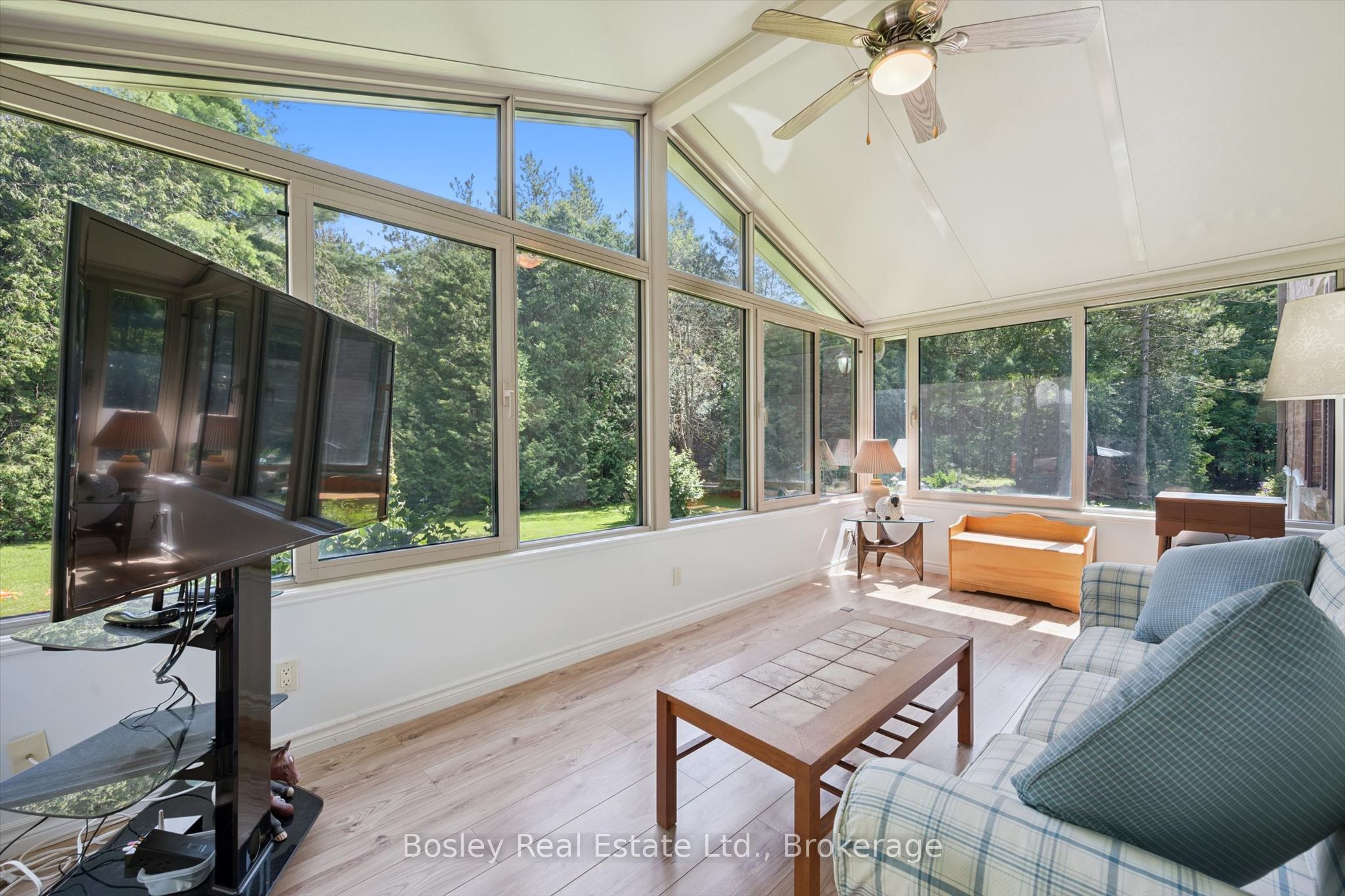 5049 Third Line Property Photo 11