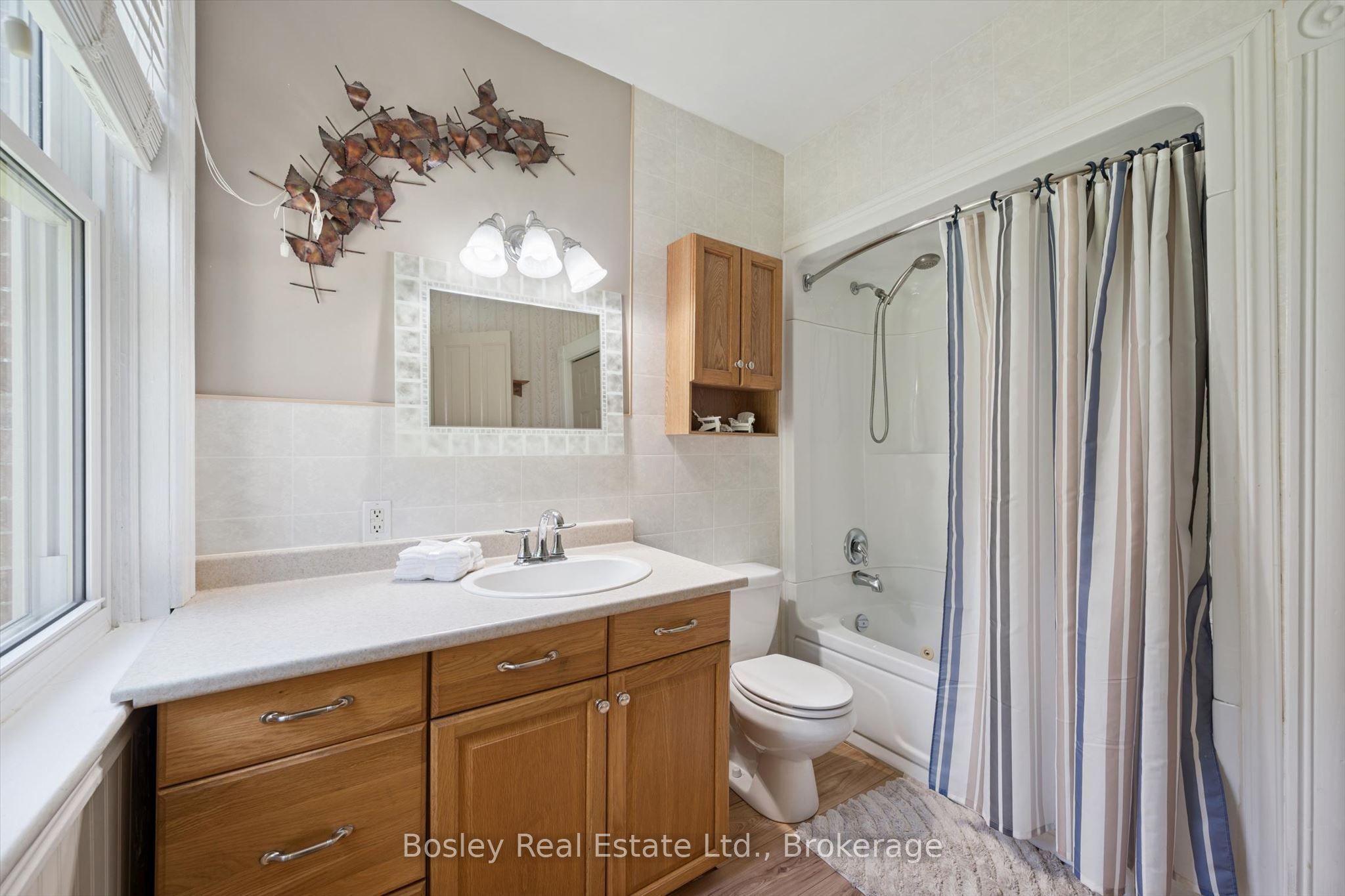 5049 Third Line Property Photo 14