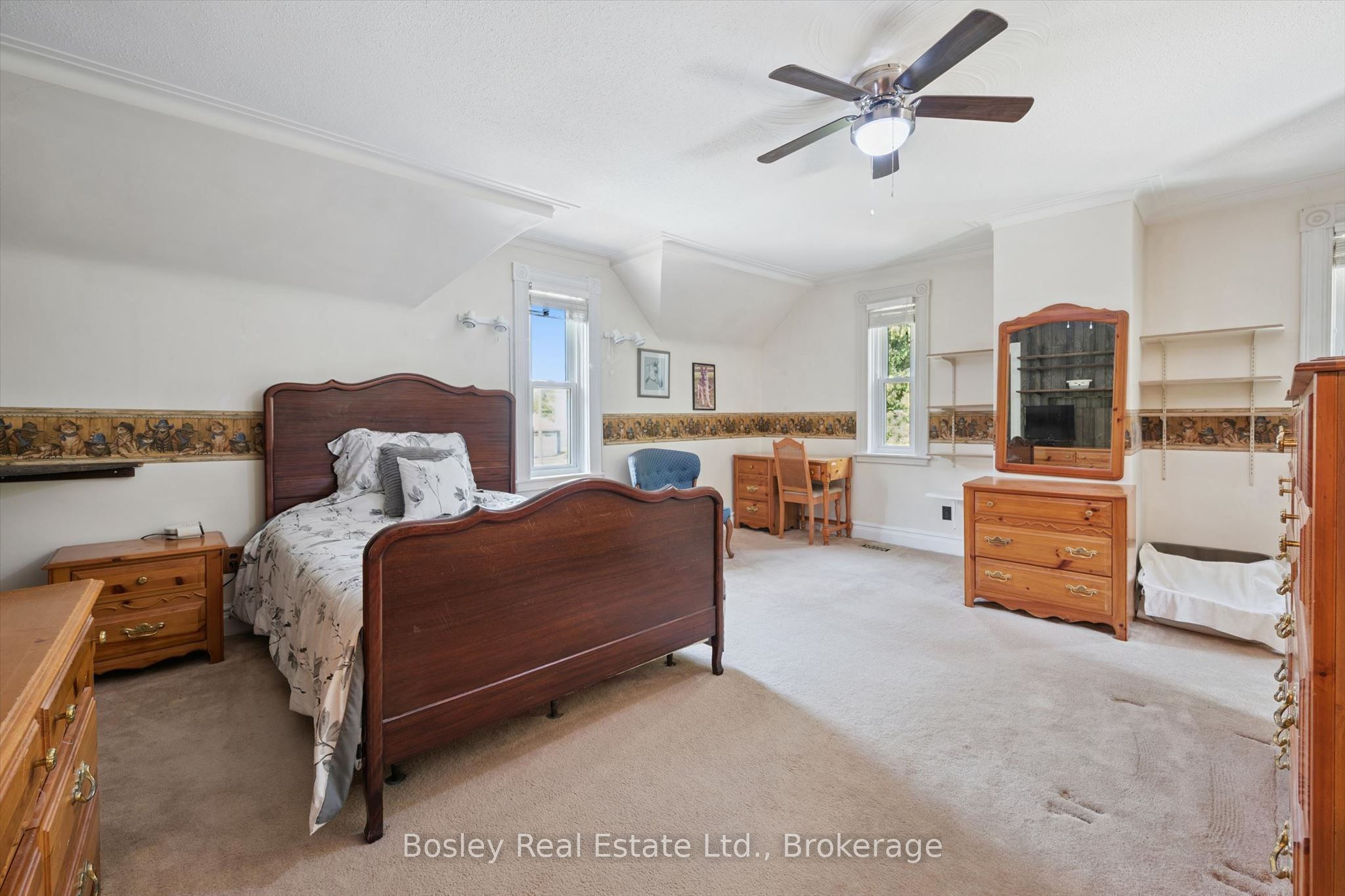 5049 Third Line Property Photo 15