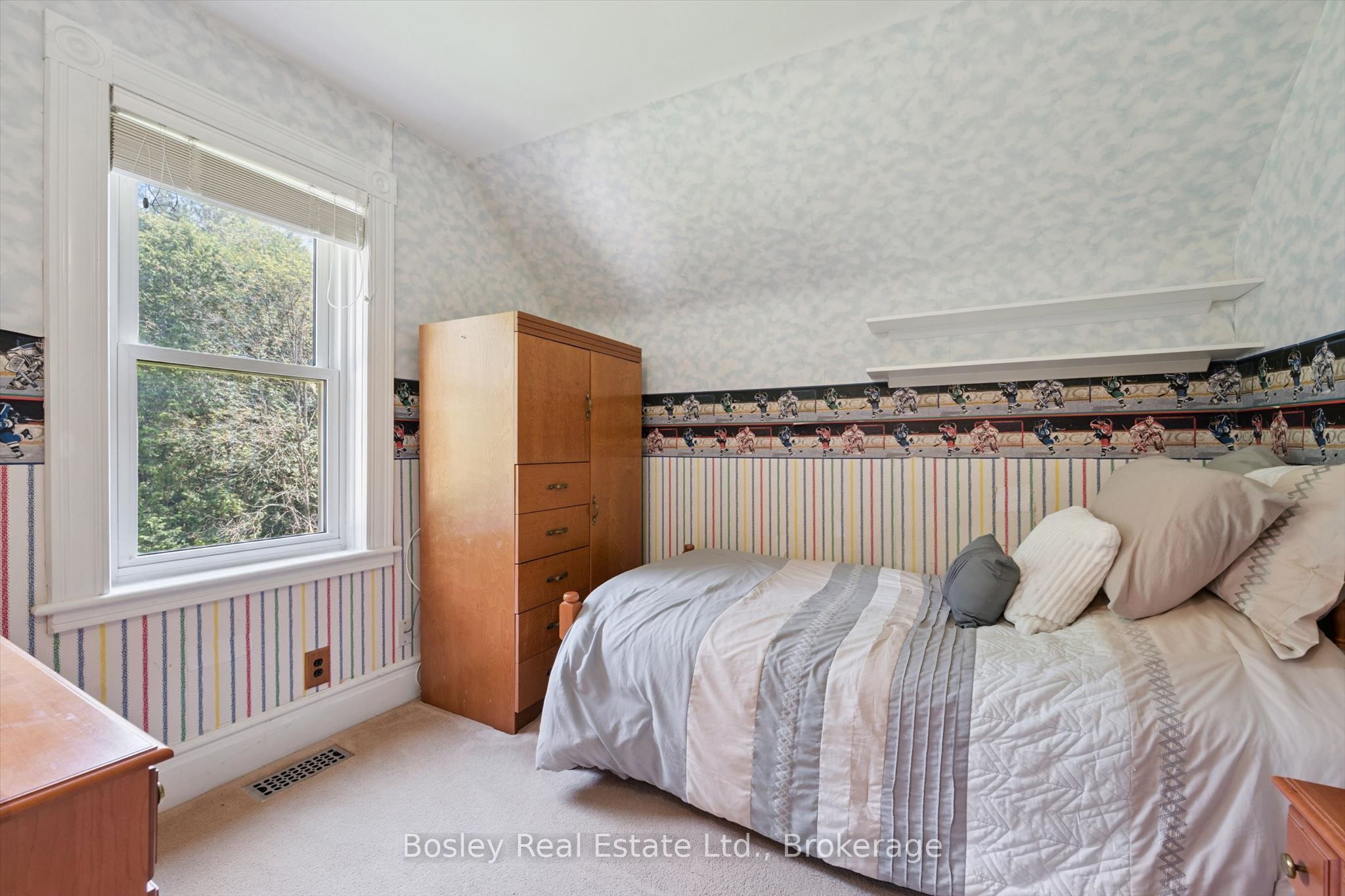 5049 Third Line Property Photo 17