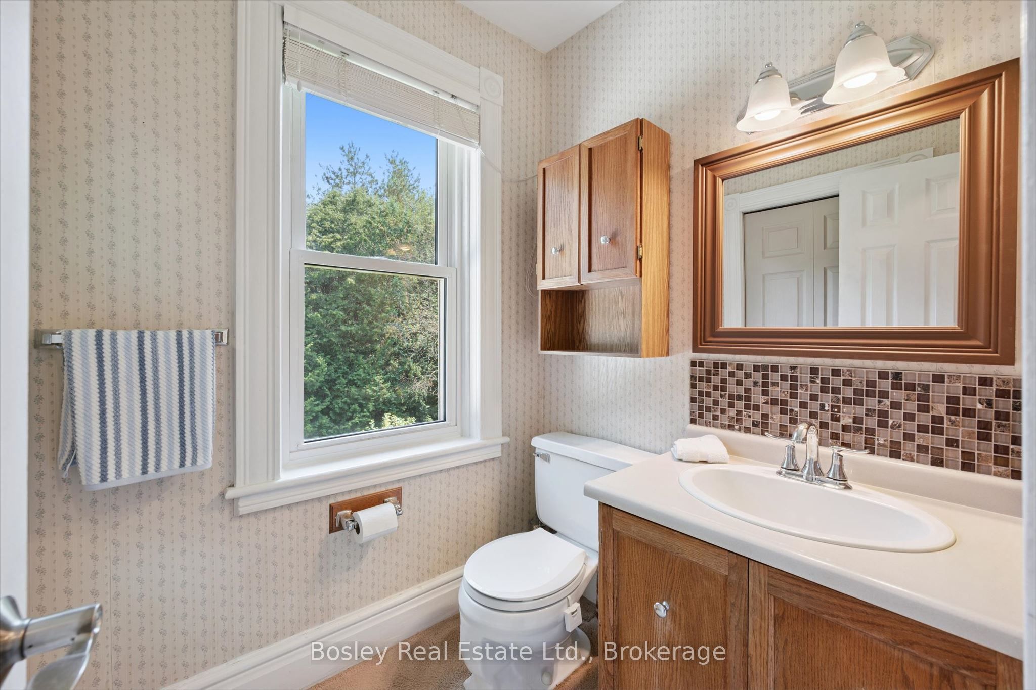 5049 Third Line Property Photo 19