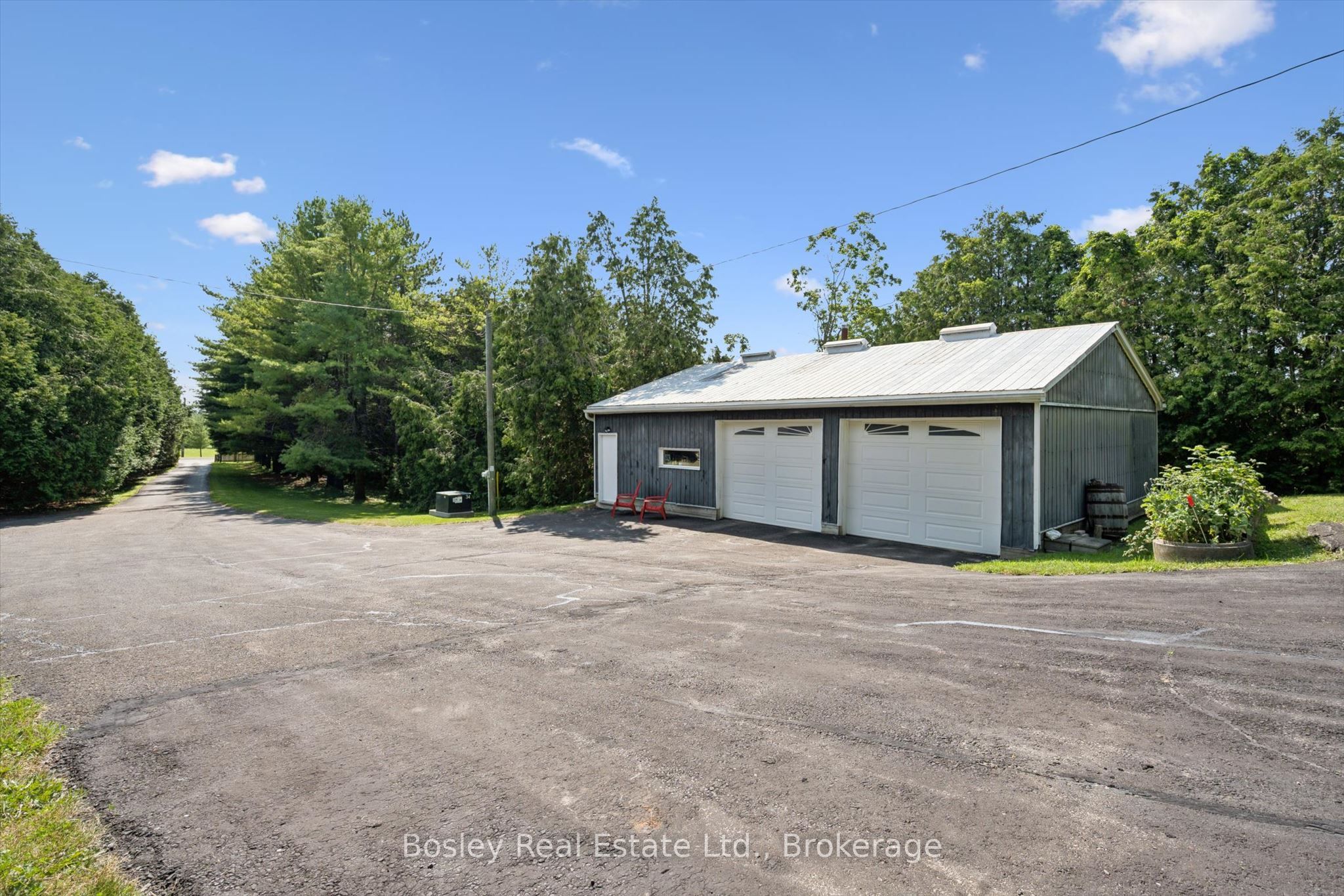 5049 Third Line Property Photo 27