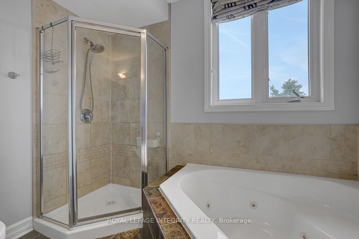 711 Churchill Avenue N 402 Property Photo 23