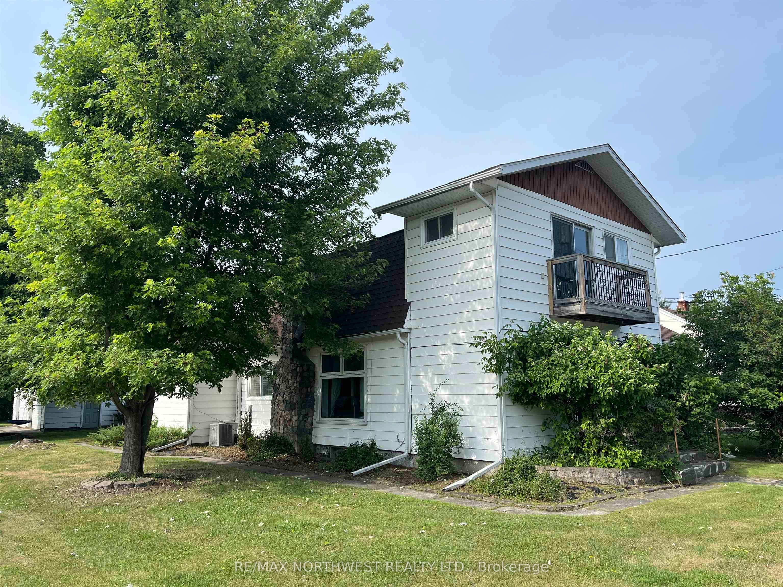 633 Church St Property Photo 1