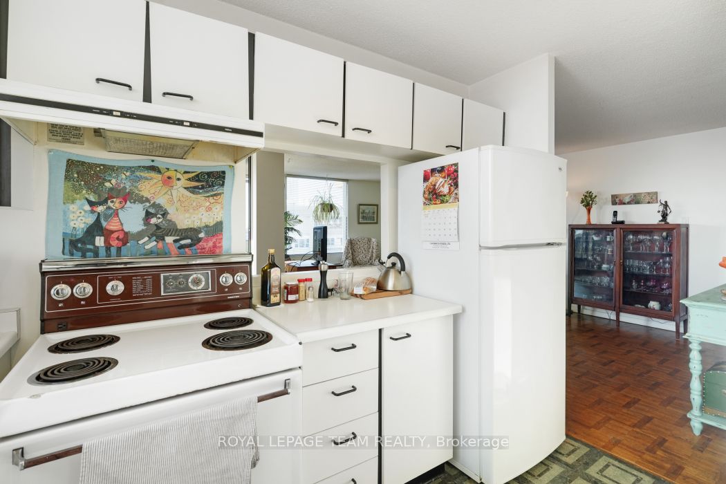 40 E Arthur Street E 1004 Property Photo 18