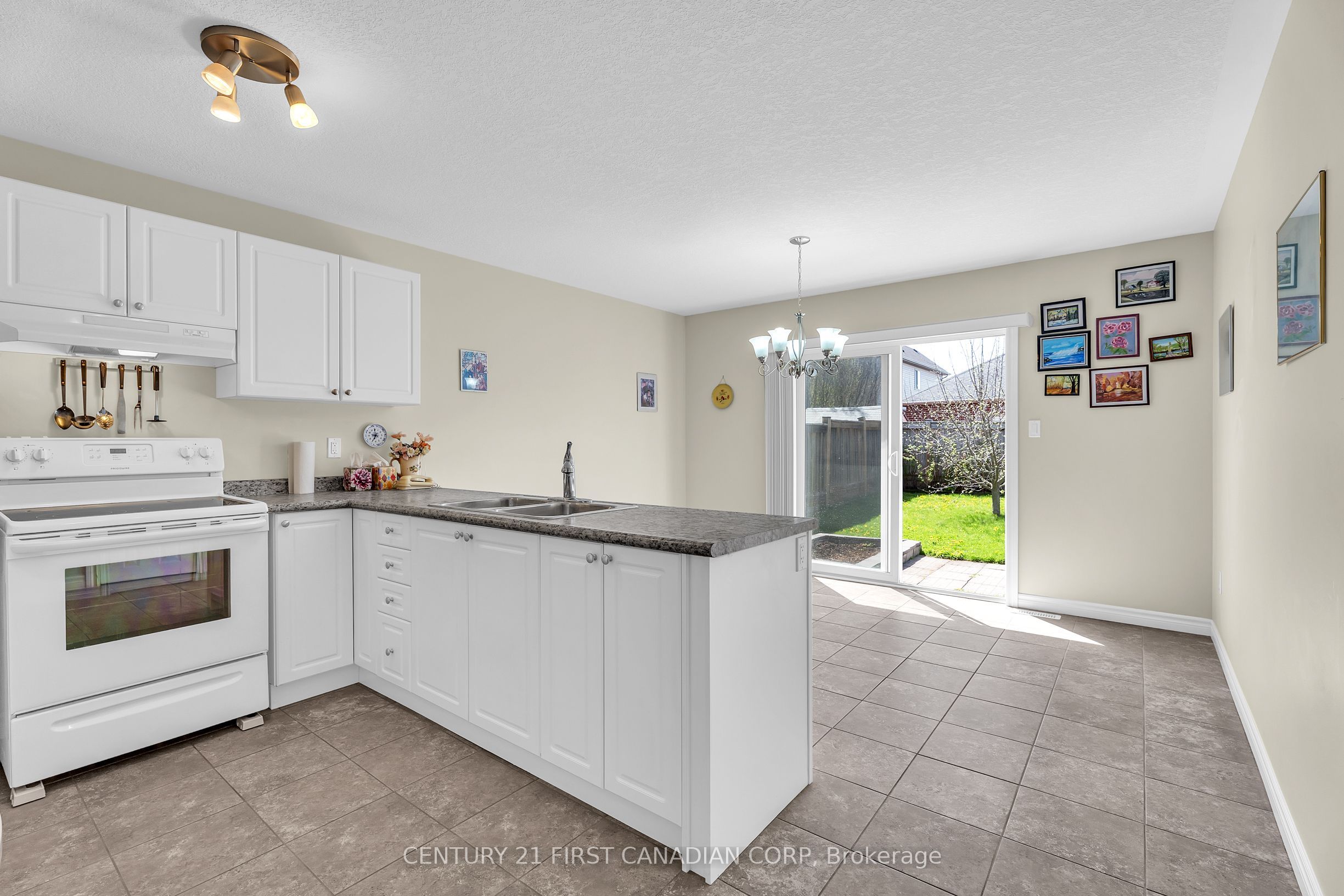 3191 Singleton Avenue Property Photo 15