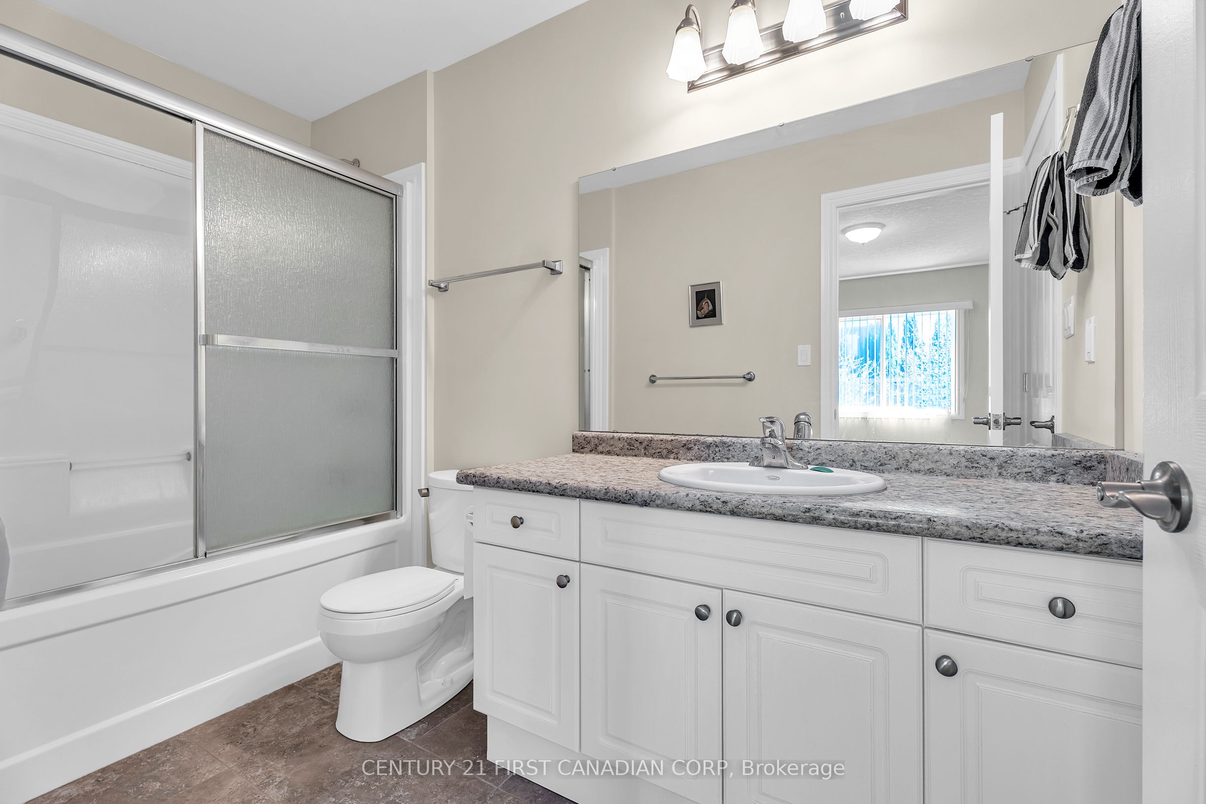 3191 Singleton Avenue Property Photo 24