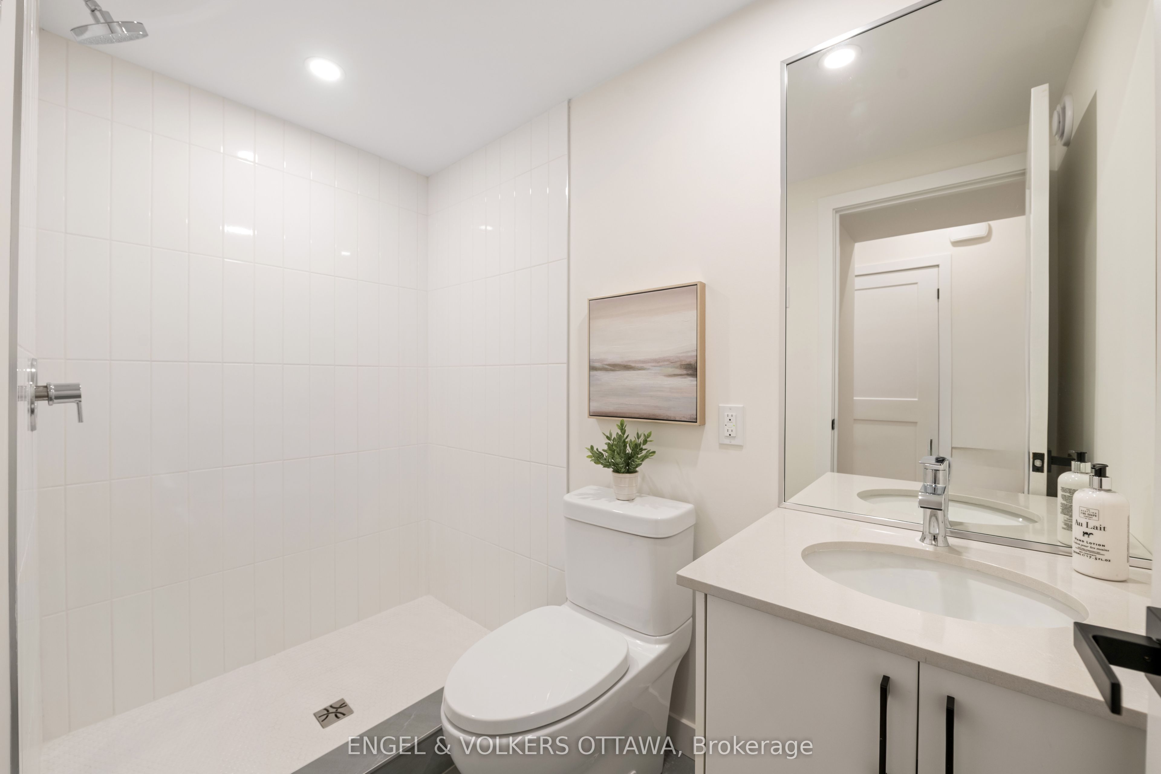 88b Hamilton Avenue N Property Photo 10