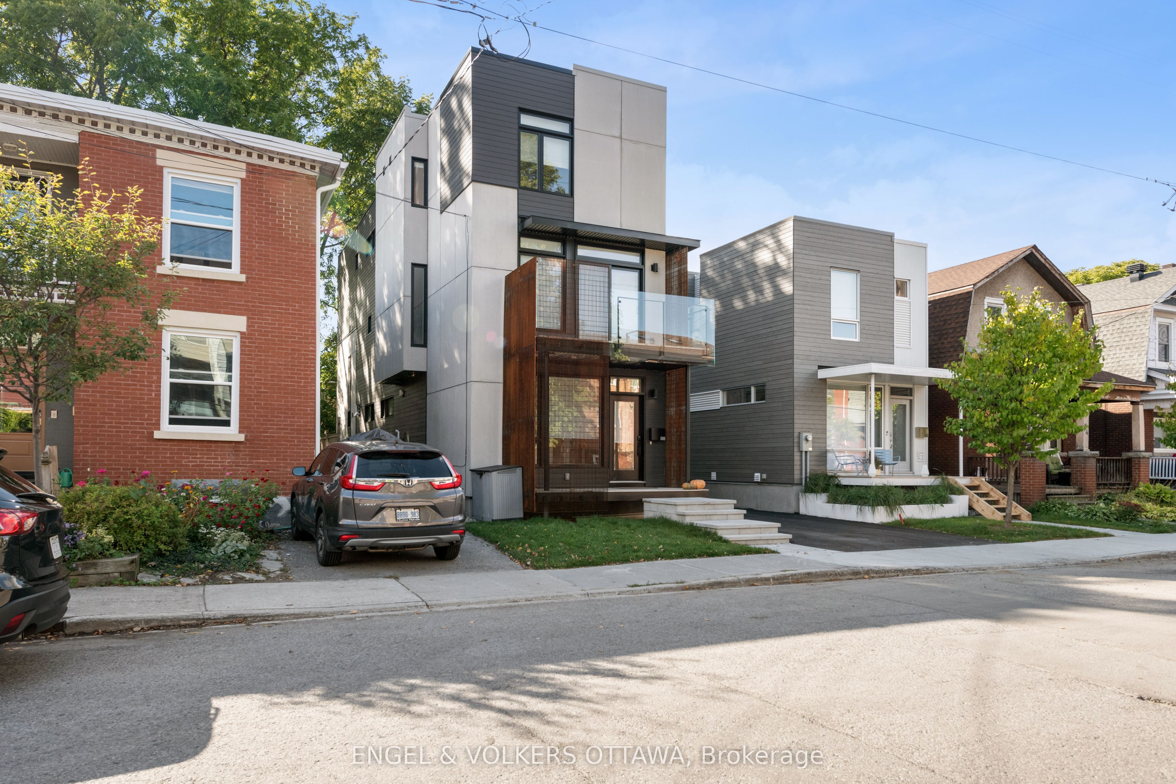 88b Hamilton Avenue N Property Photo 14