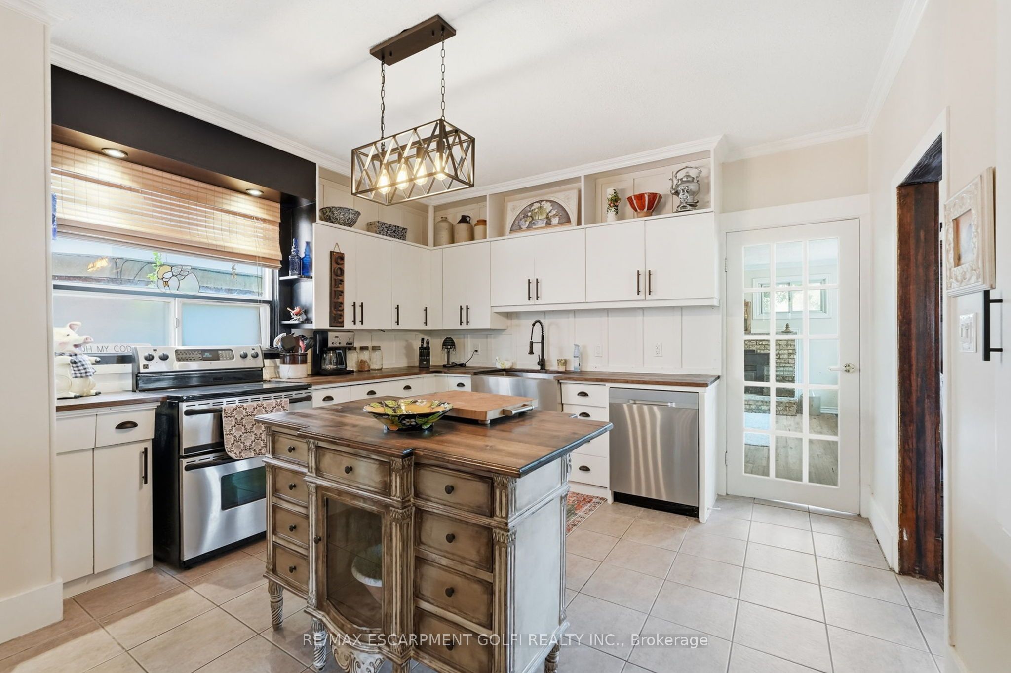 2 Carleton Street Property Photo 6