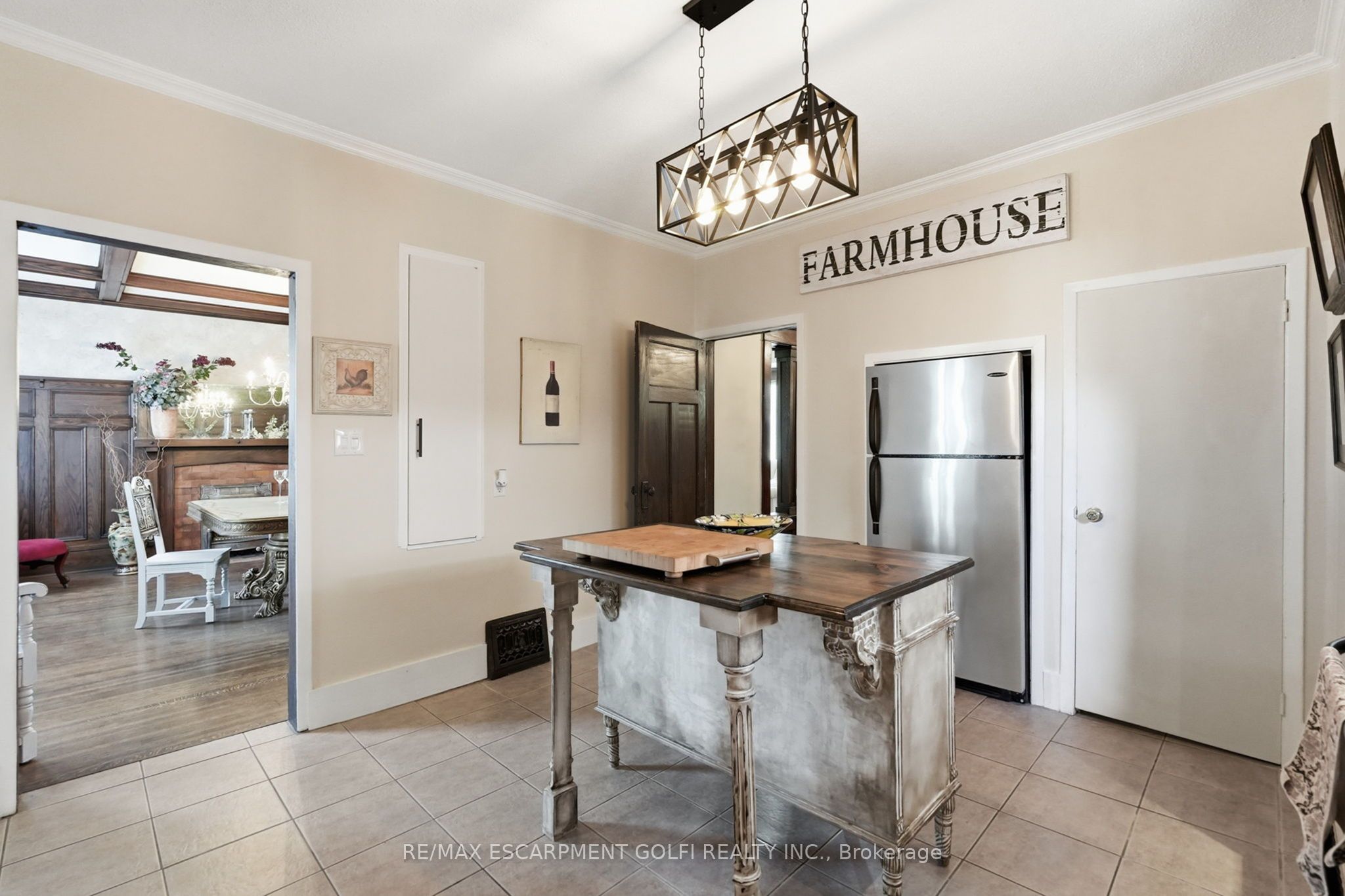 2 Carleton Street Property Photo 7