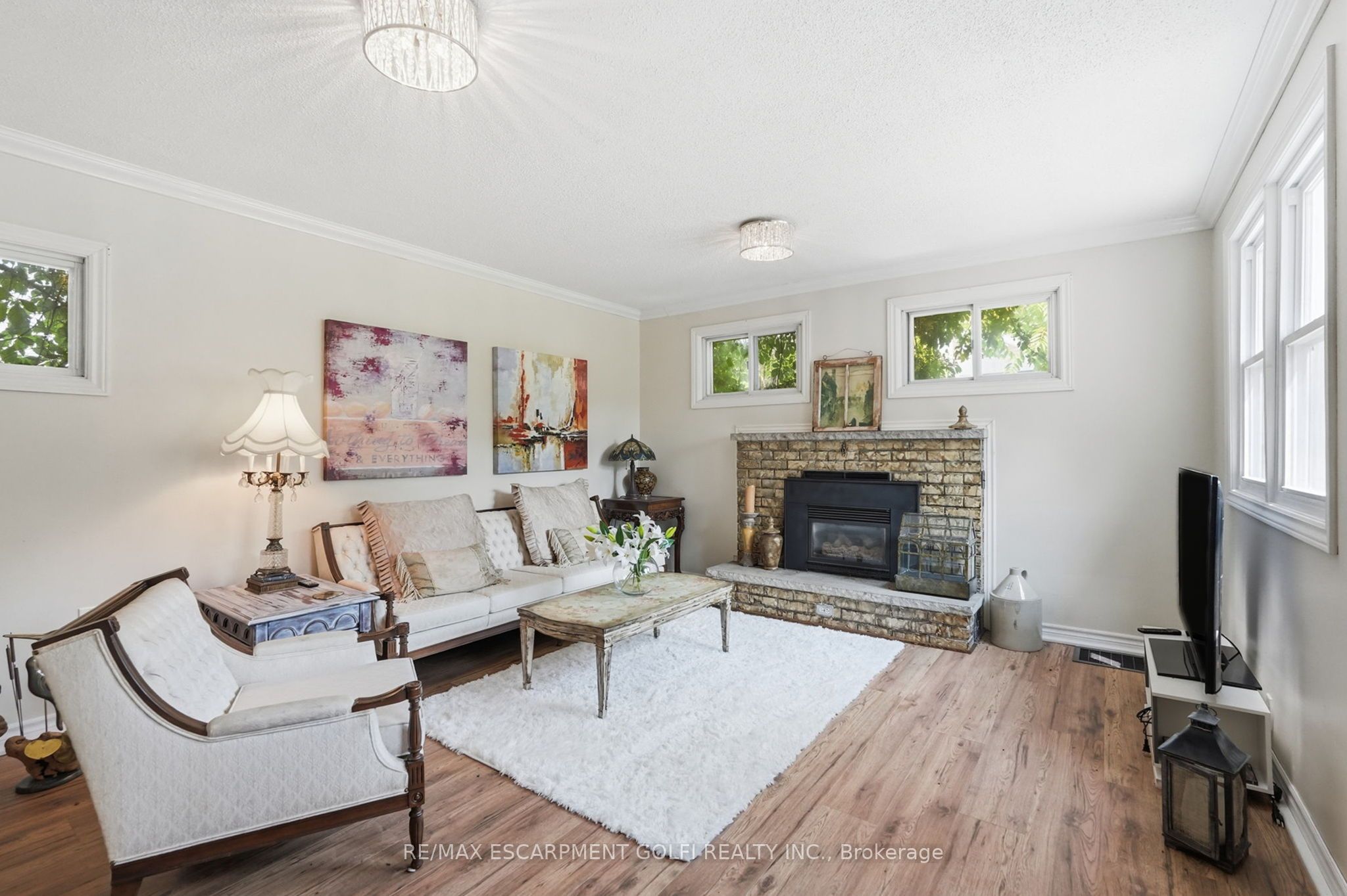 2 Carleton Street Property Photo 8