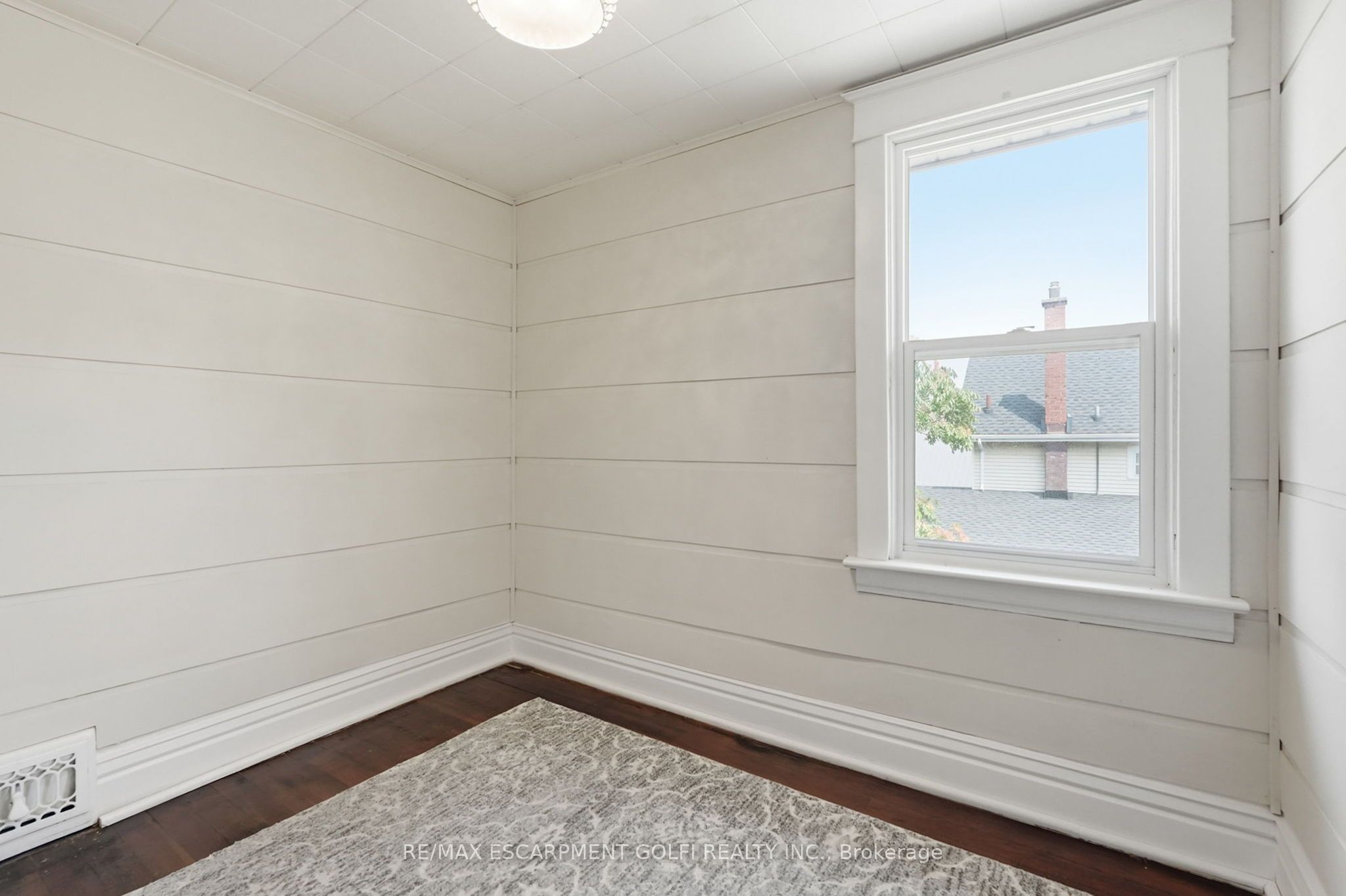 2 Carleton Street Property Photo 13