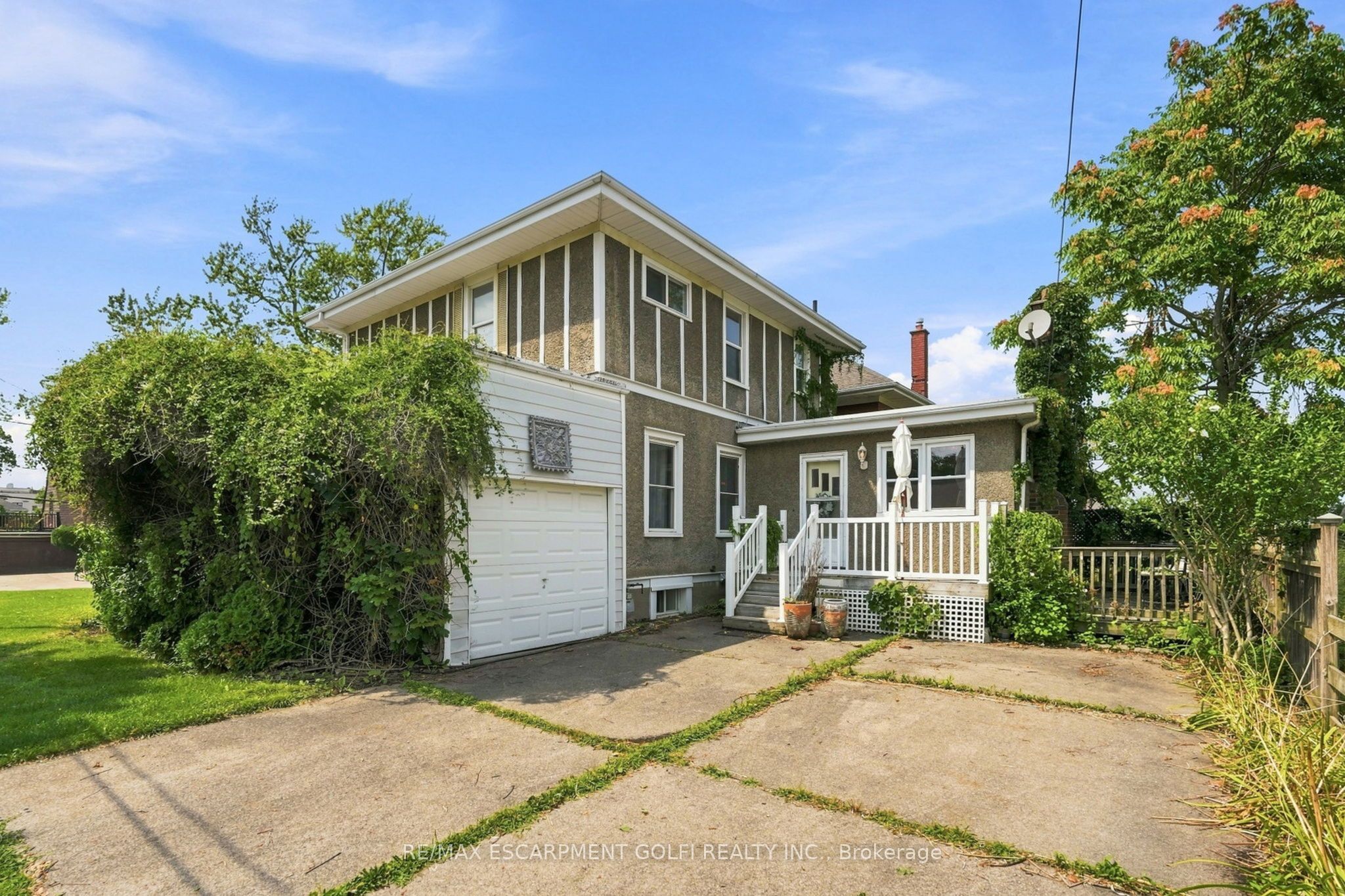 2 Carleton Street Property Photo 17