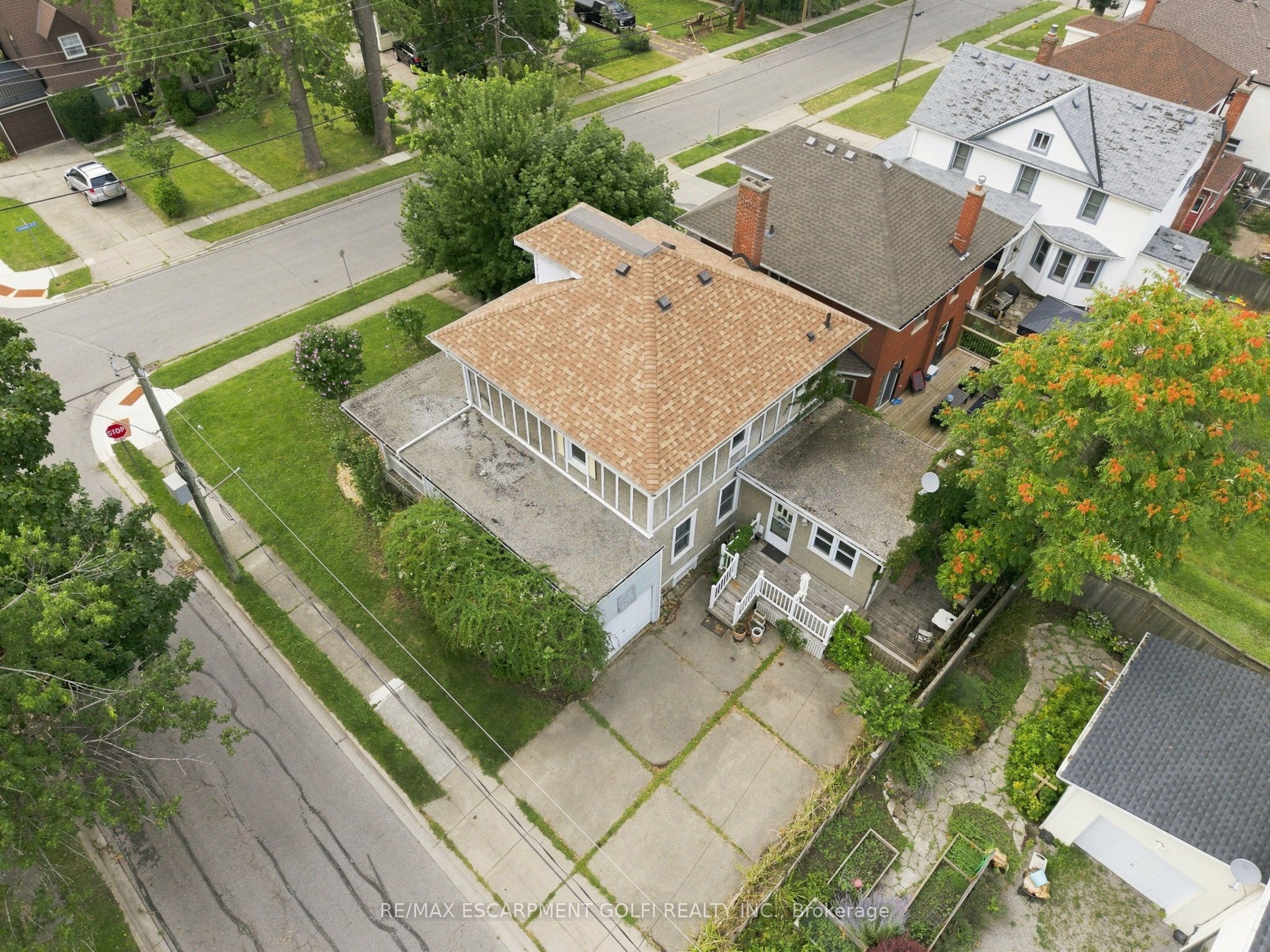 2 Carleton Street Property Photo 18