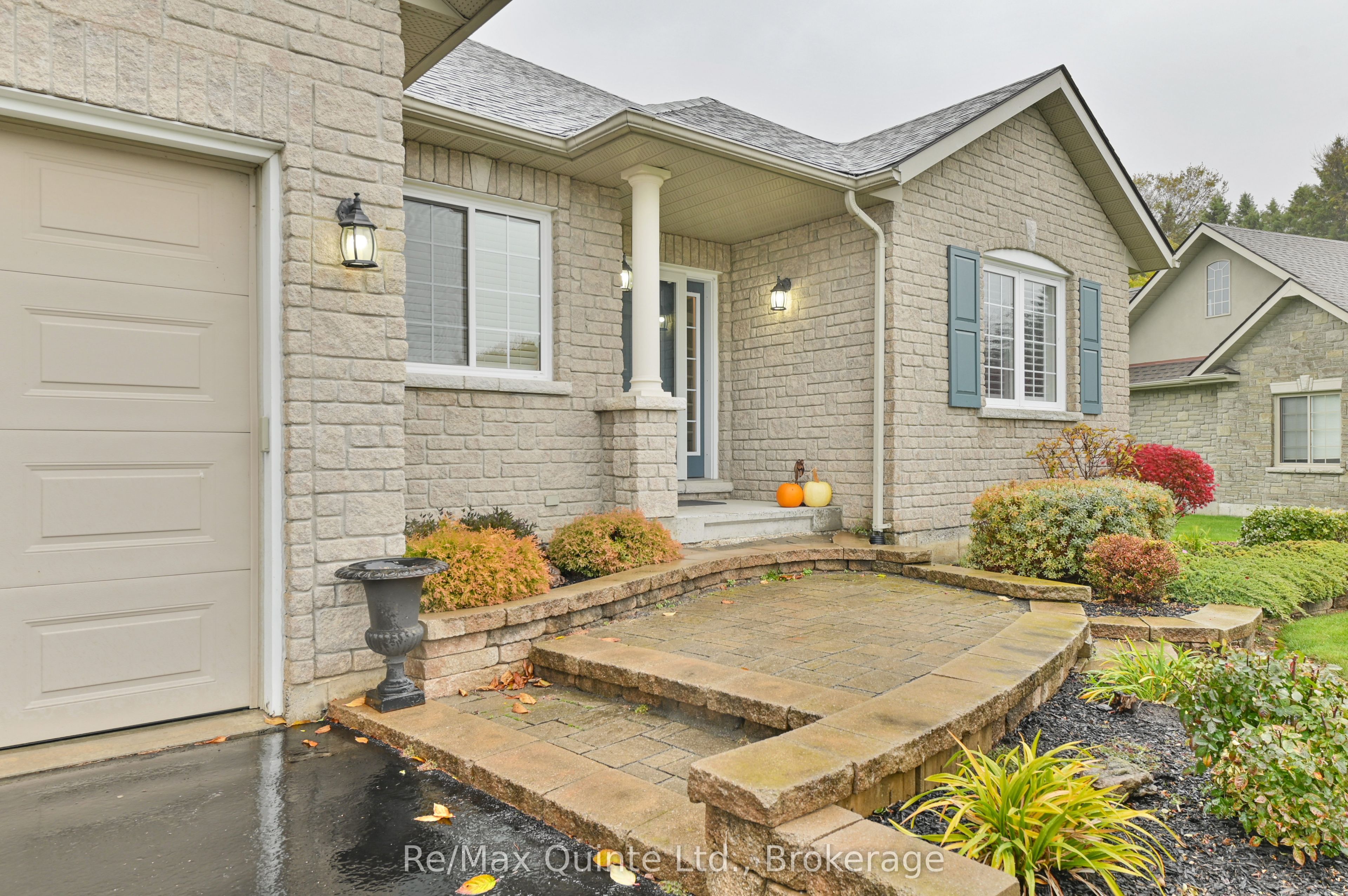 5 Hickory Court Property Photo 4