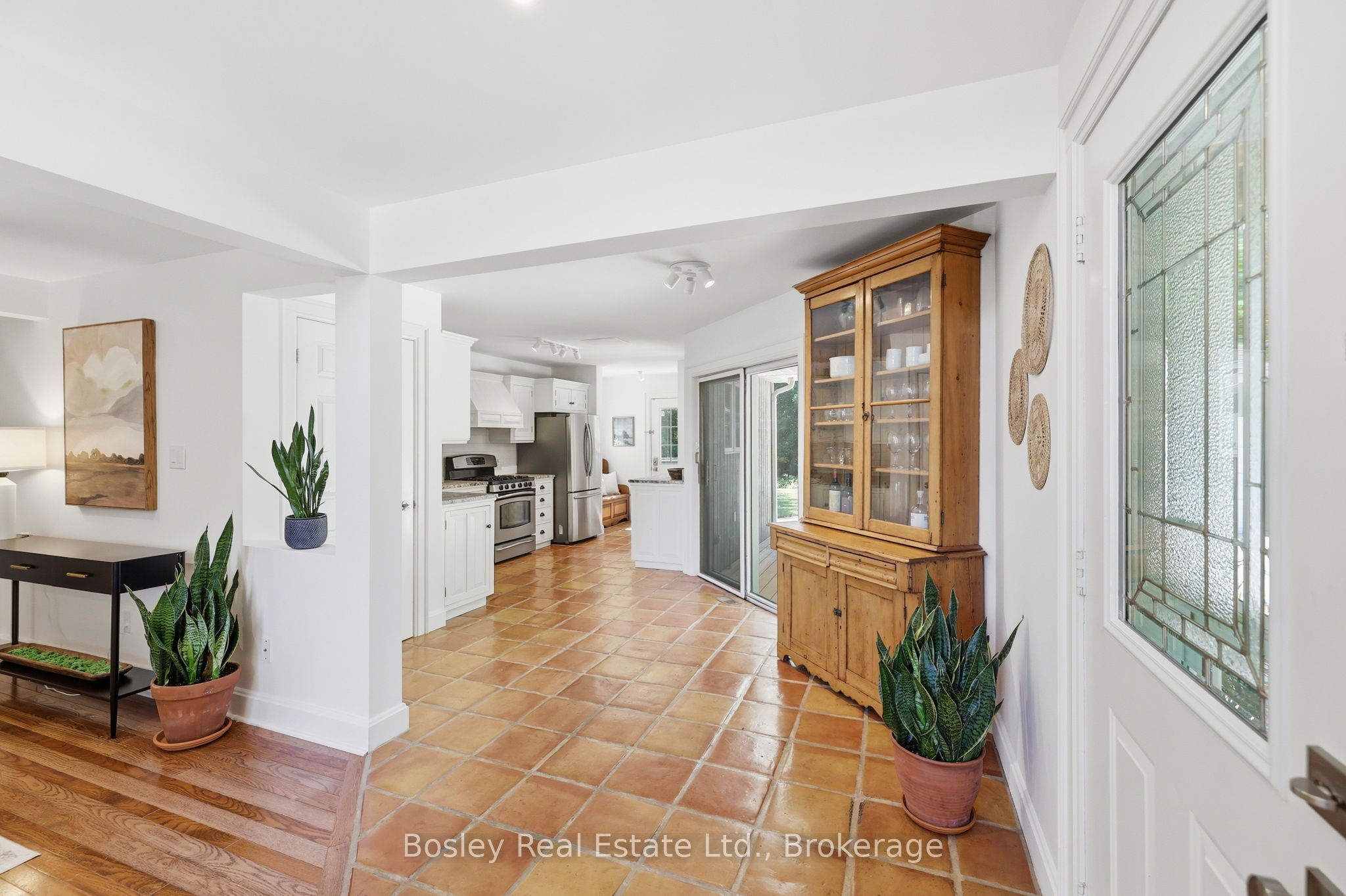 164 Bay Street W Property Photo 6